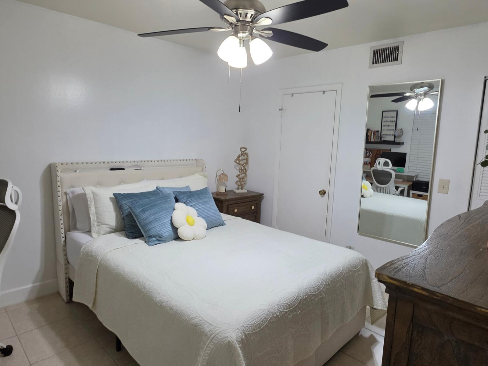 7101 GOLF COLONY Court 104, Lake Worth, FL 33467, Lake Worth - Photo 5