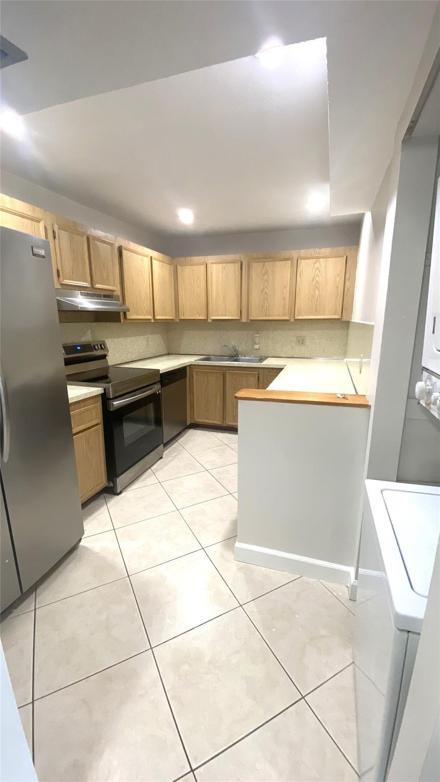 733 SE 1ST Way 302, Deerfield Beach, FL 33441, Deerfield Beach - Photo 3