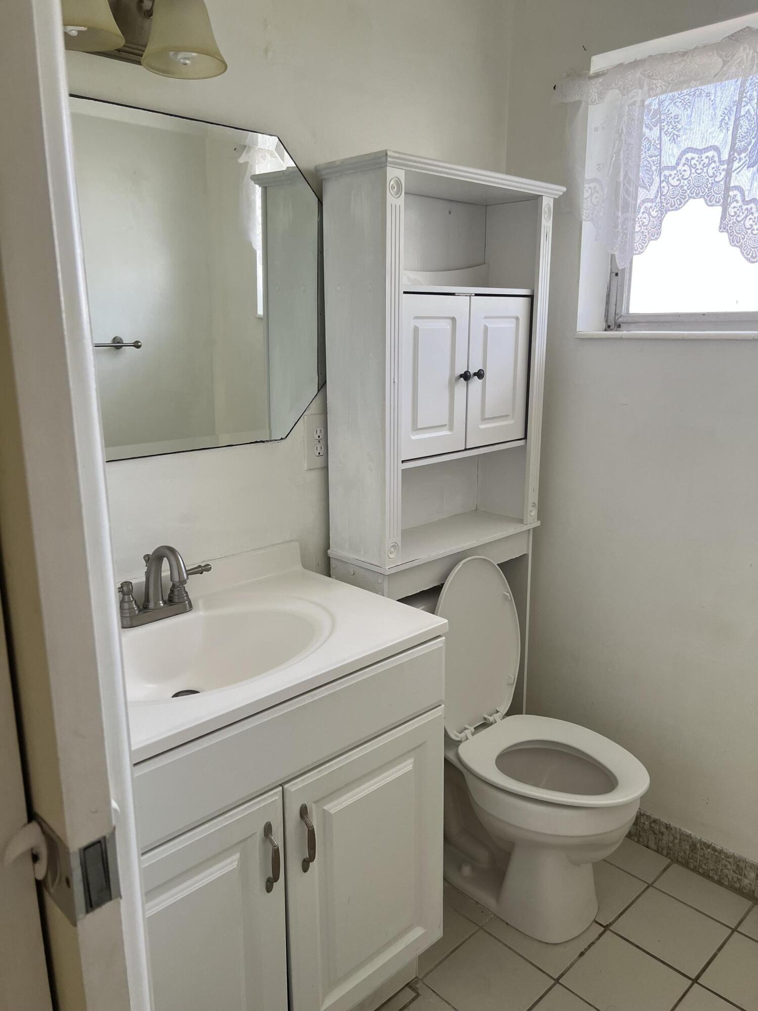 2640 DUDLEY Drive E F, West Palm Beach, FL 33415, West Palm Beach - Photo 4