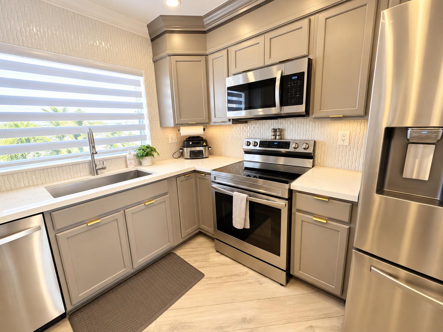 9241 SUNRISE LAKES Boulevard 308, Sunrise, FL 33322, Sunrise - Photo 5