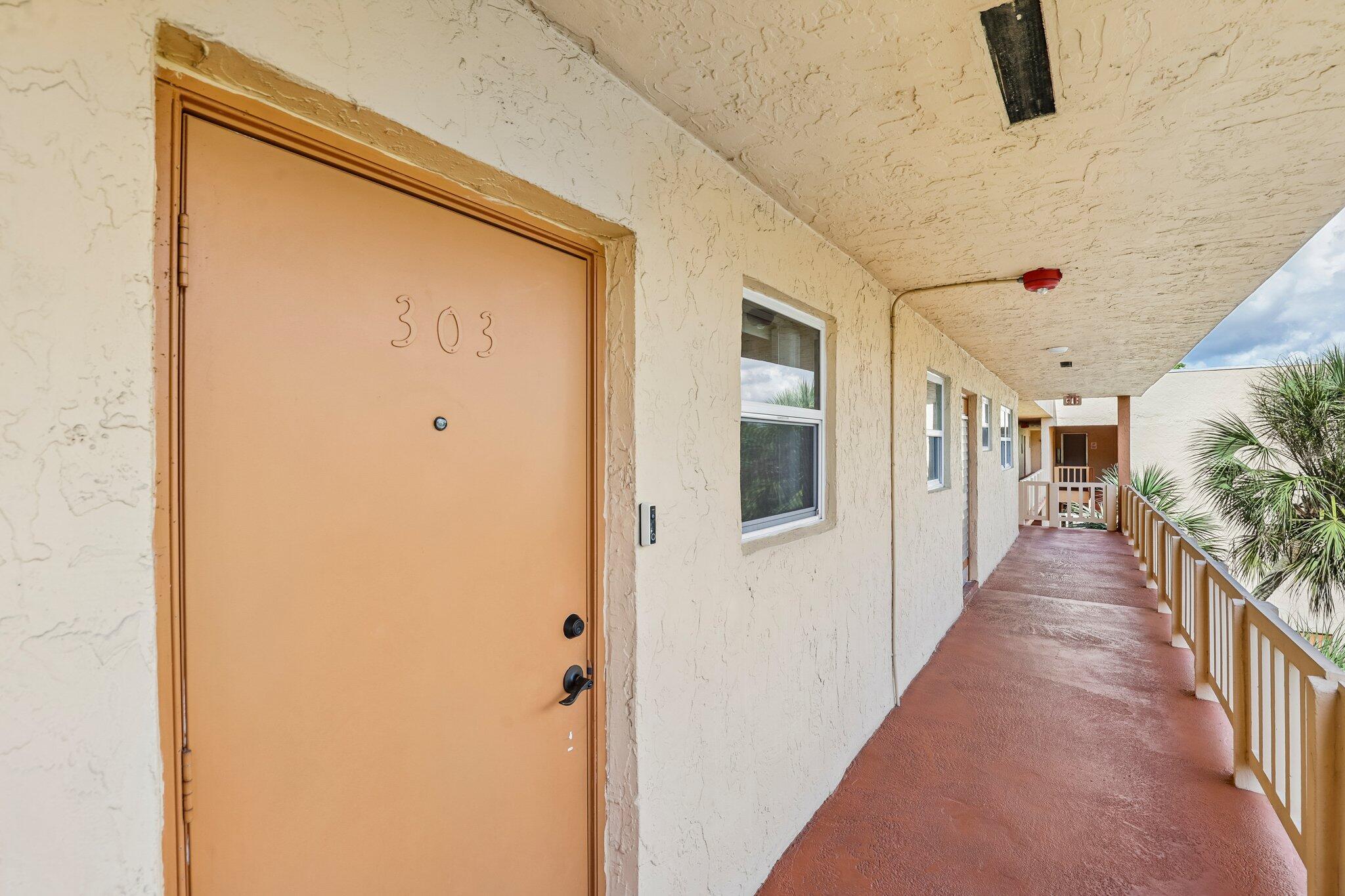 8400 LAGOS DE CAMPO Boulevard 303, Tamarac, FL 33321, Tamarac - Photo 2