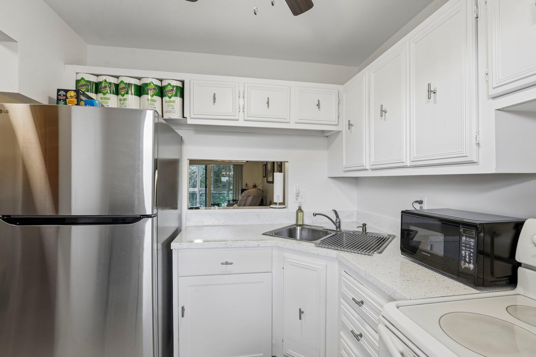 8400 LAGOS DE CAMPO Boulevard 303, Tamarac, FL 33321, Tamarac - Photo 5