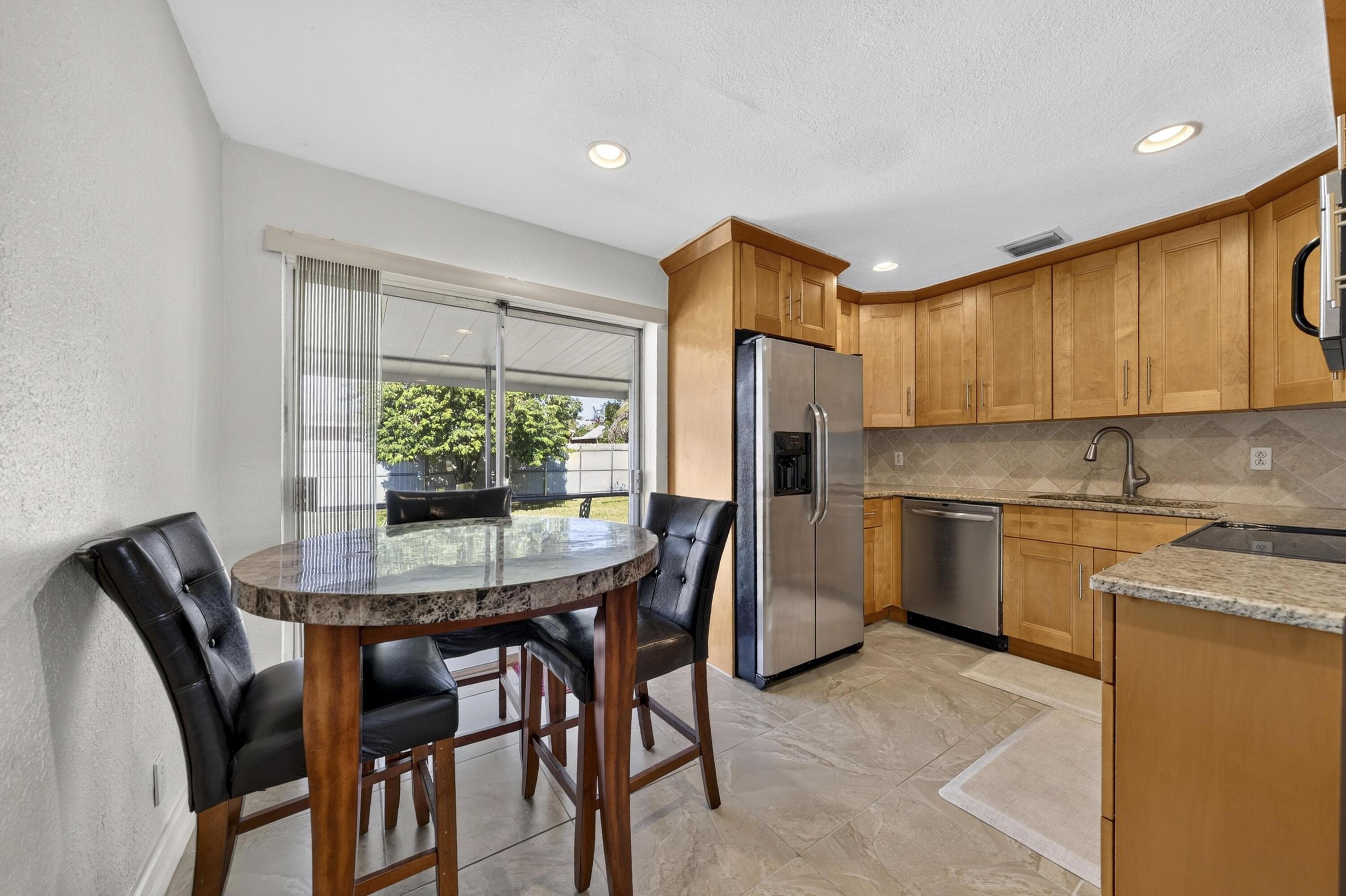 4821 SW 18TH Street, Fort Lauderdale, FL 33317, Fort Lauderdale - Photo 5