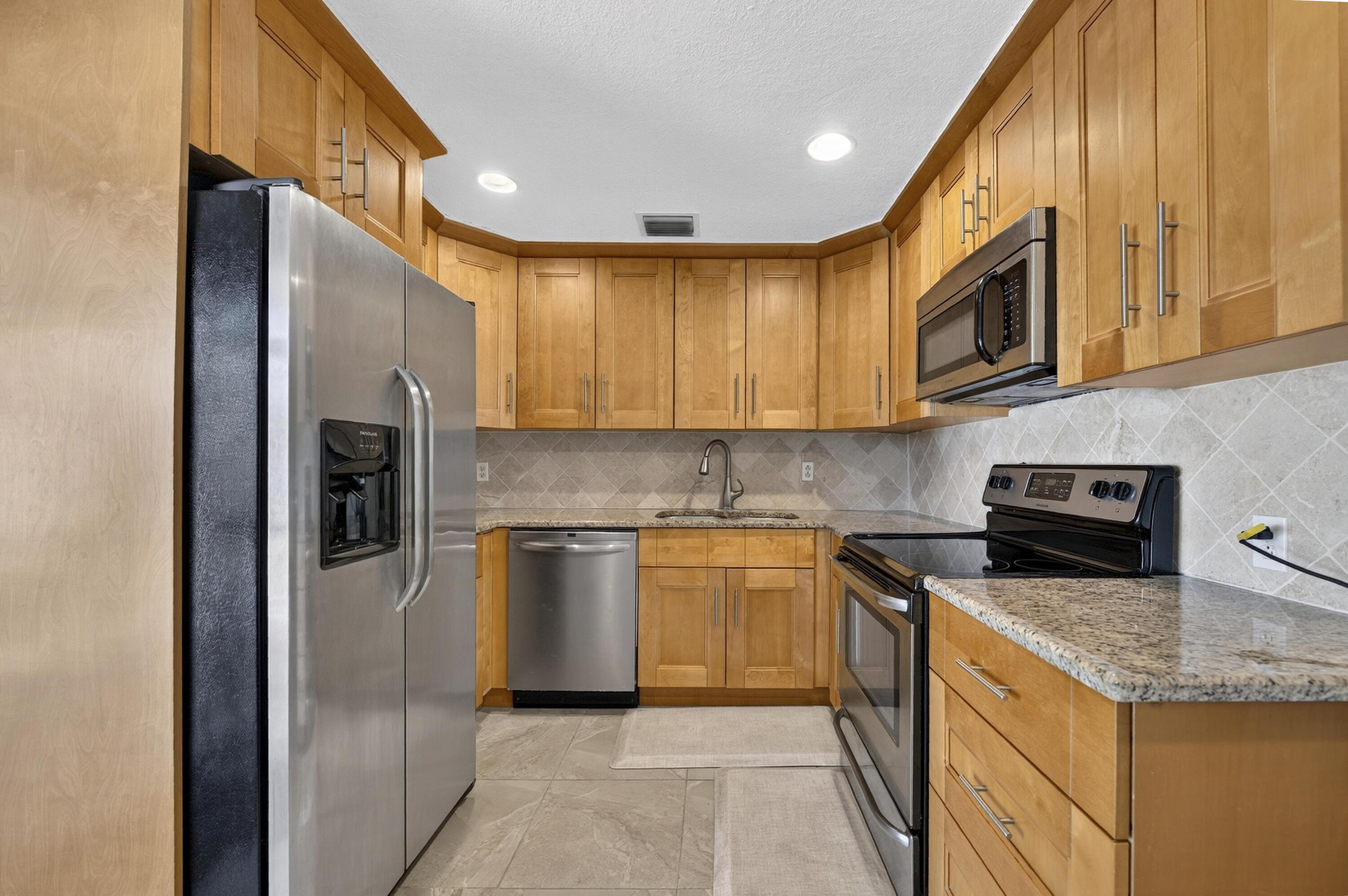 4821 SW 18TH Street, Fort Lauderdale, FL 33317, Fort Lauderdale - Photo 4