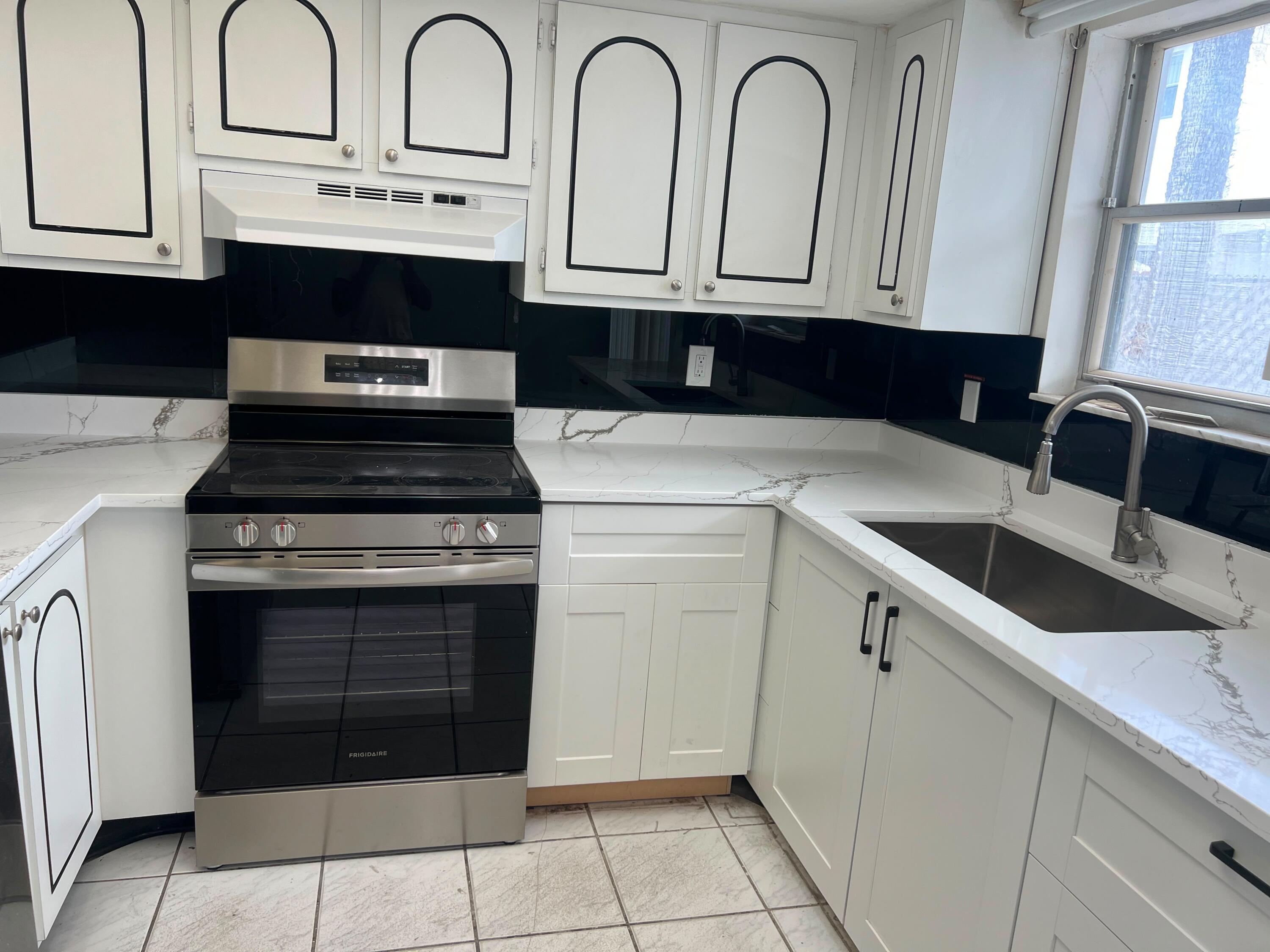 320 SW 1st Street D-2, Pompano Beach, FL 33060, Pompano Beach - Photo 3