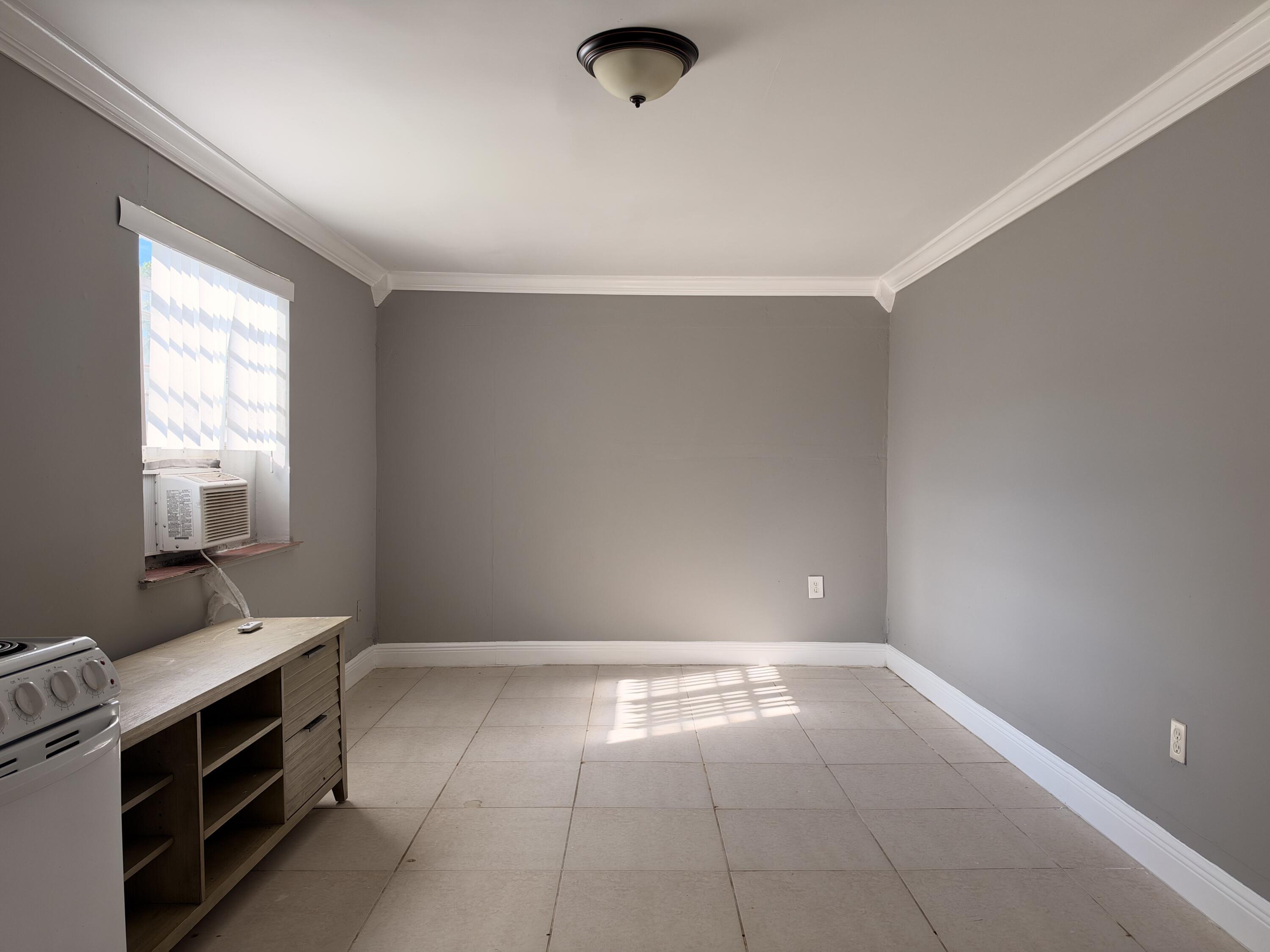 2438 Thomas Street 1, Hollywood, FL 33020, Hollywood - Photo 3