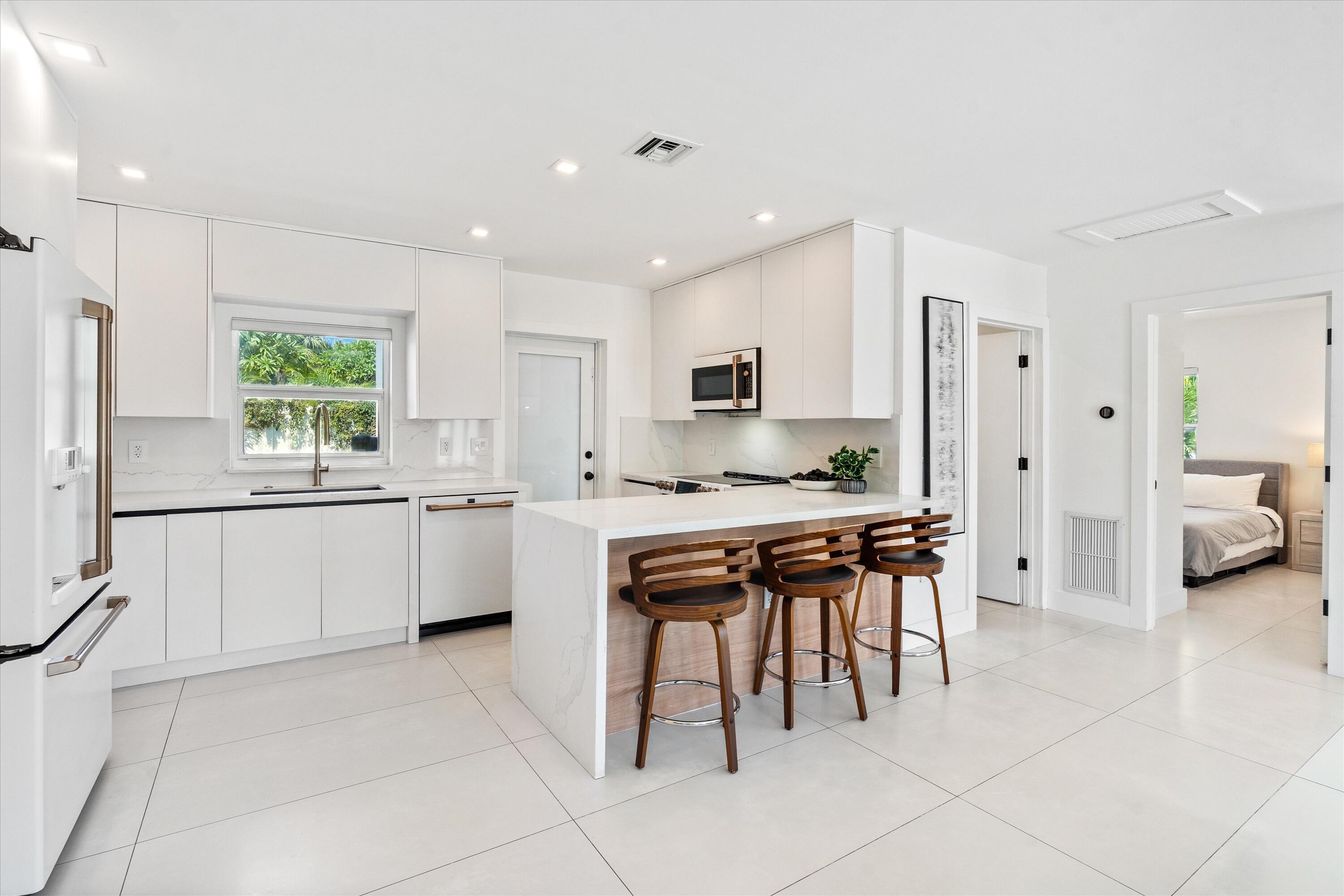 209 NE 27th Drive, Wilton Manors, FL 33334, Wilton Manors - Photo 5