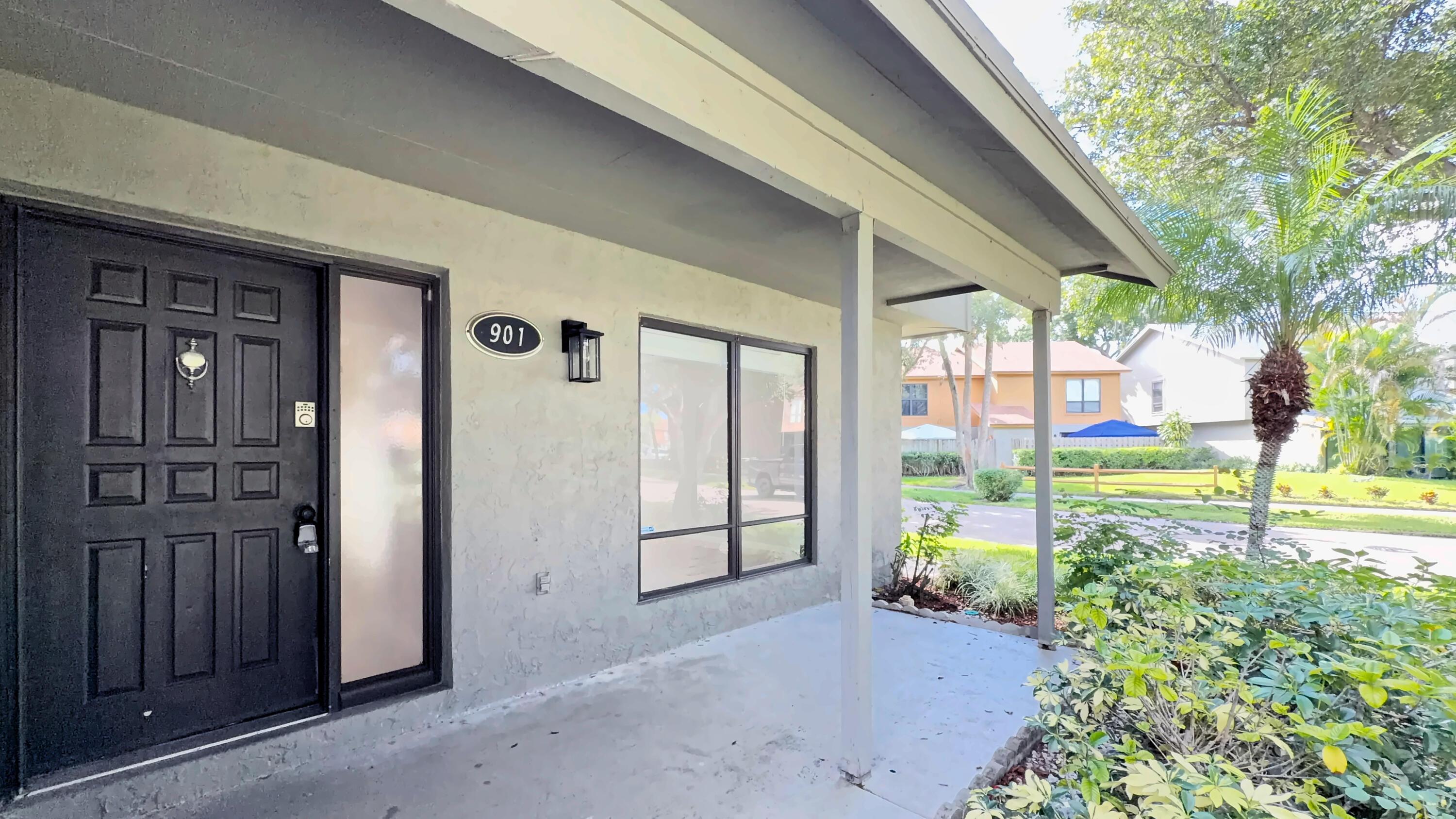 901 Sandtree Drive, Palm Beach Gardens, FL 33403, Palm Beach Gardens - Photo 2