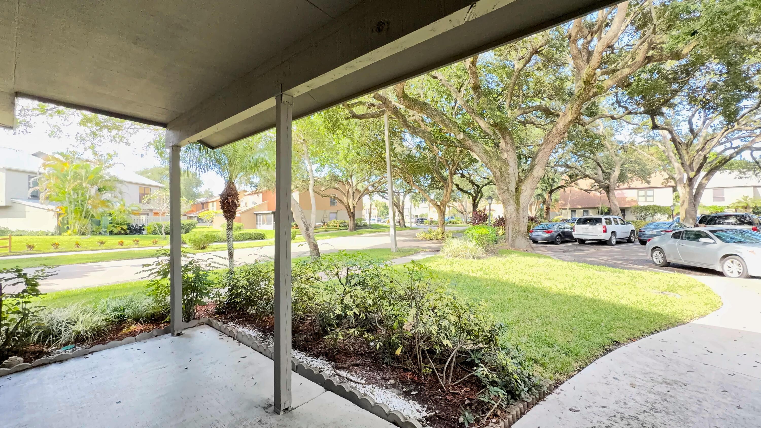901 Sandtree Drive, Palm Beach Gardens, FL 33403, Palm Beach Gardens - Photo 3