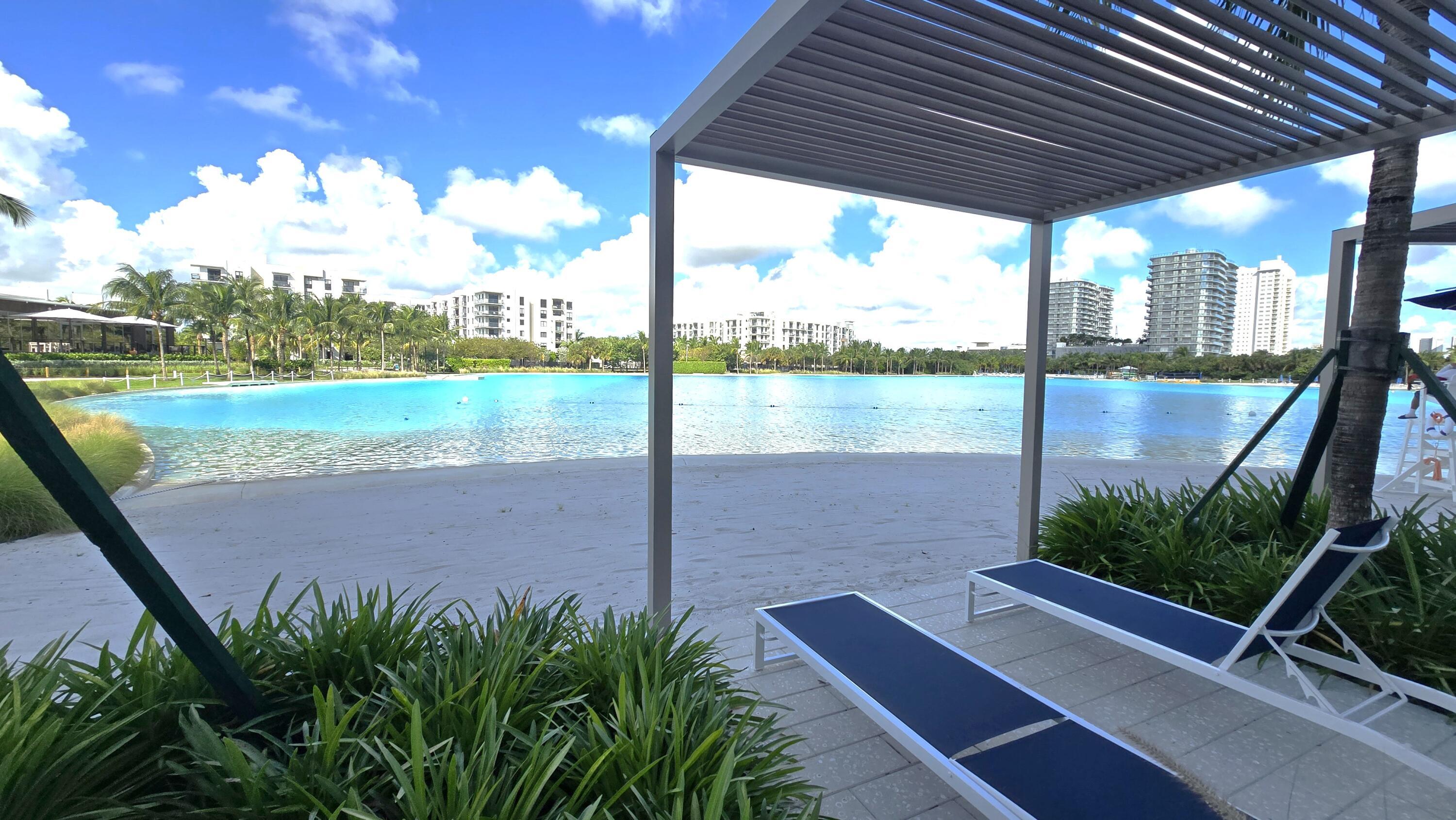 2411 Laguna Circle 510, North Miami, FL 33181, North Miami - Photo 3
