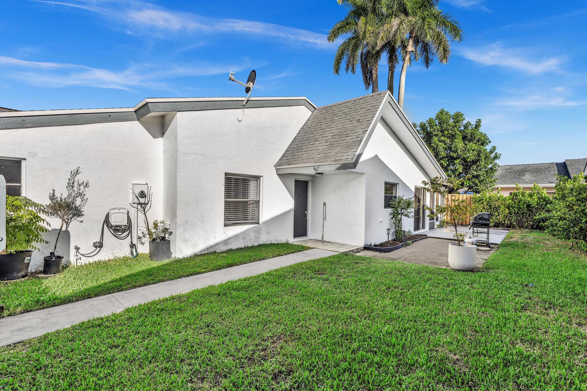 82 BAYTREE Circle, Boynton Beach, FL 33436, Boynton Beach - Photo 3