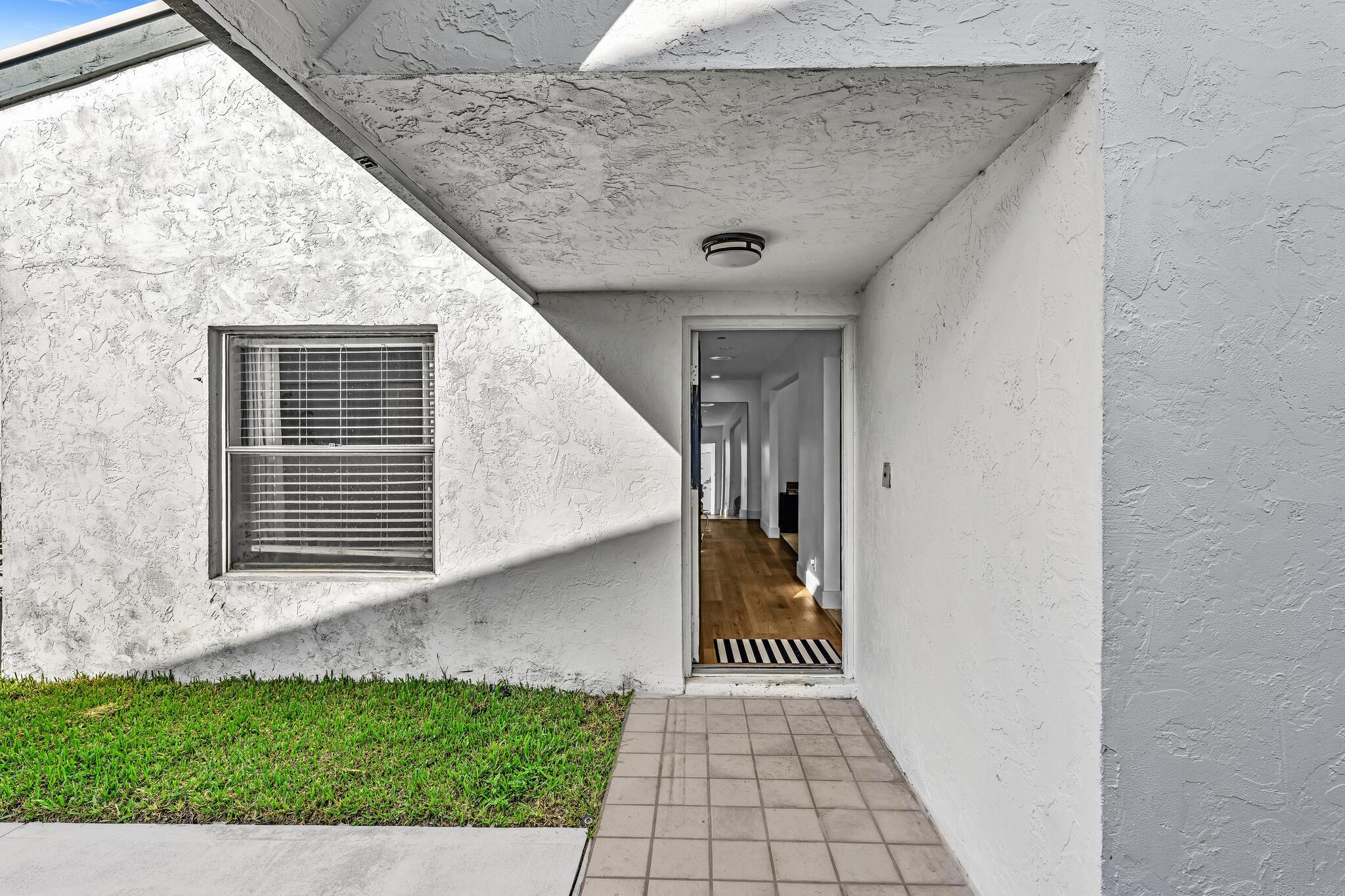 82 BAYTREE Circle, Boynton Beach, FL 33436, Boynton Beach - Photo 4