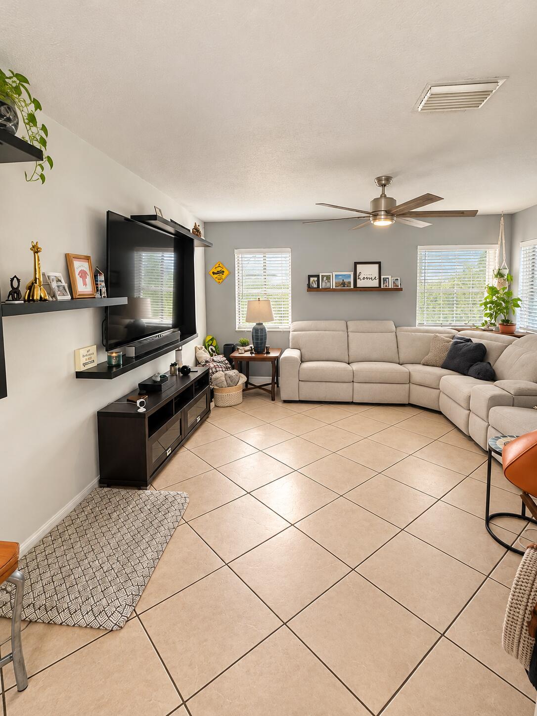 6057 Strawberry Lakes Circle, Lake Worth, FL 33463, Lake Worth - Photo 3