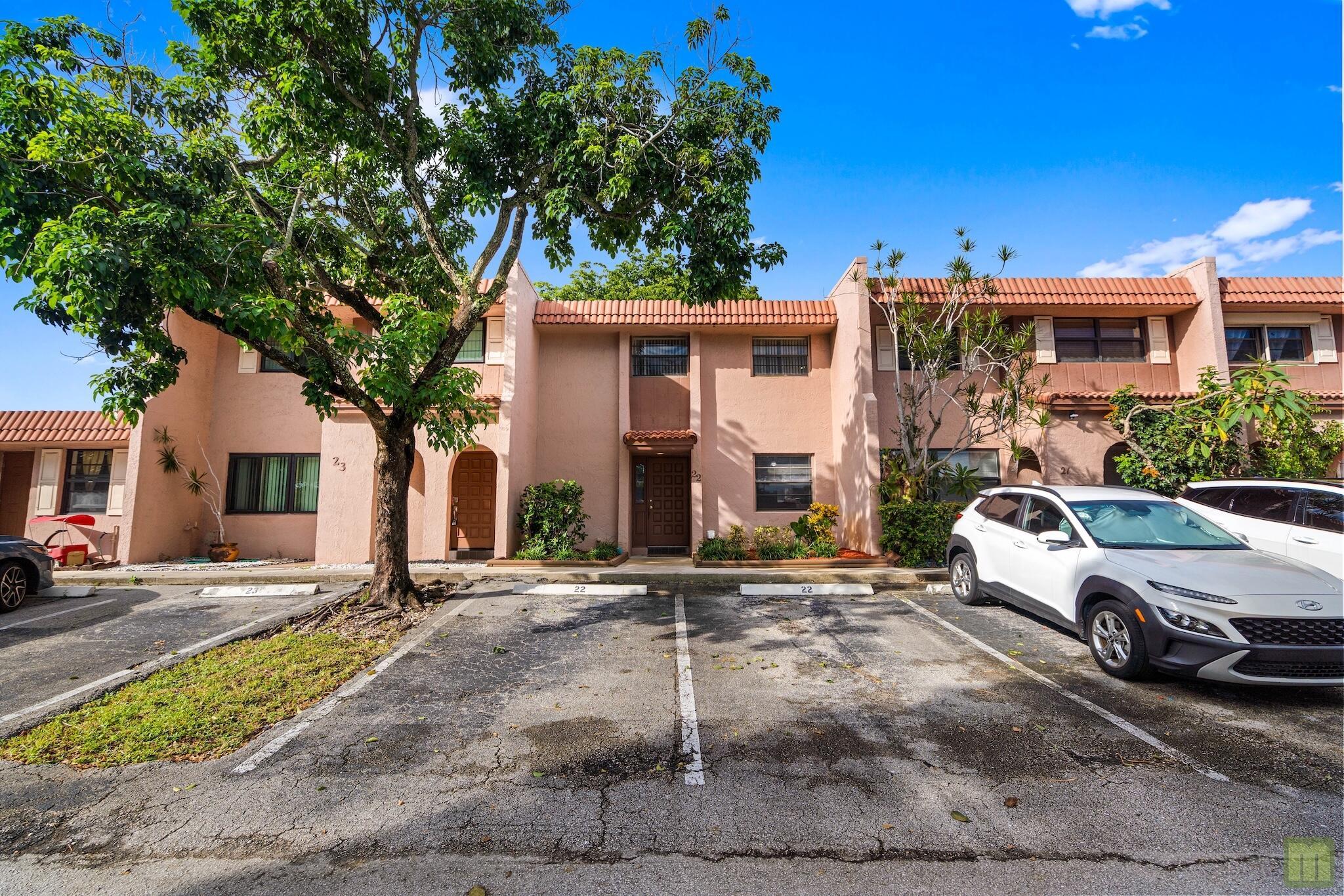 22 N VALENCIA Drive 3-32, Davie, FL 33324, Davie