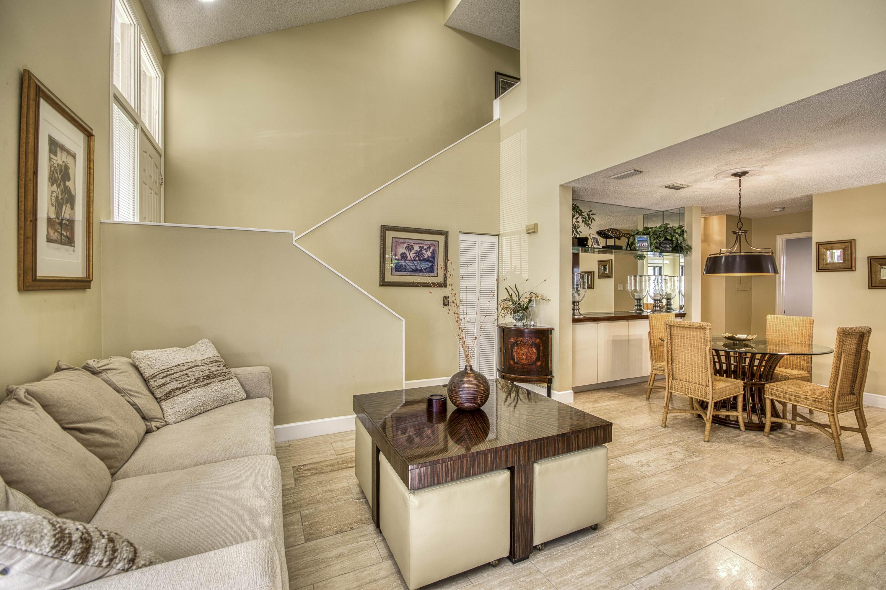 368 Prestwick Circle 4, Palm Beach Gardens, FL 33418, Palm Beach Gardens - Photo 5