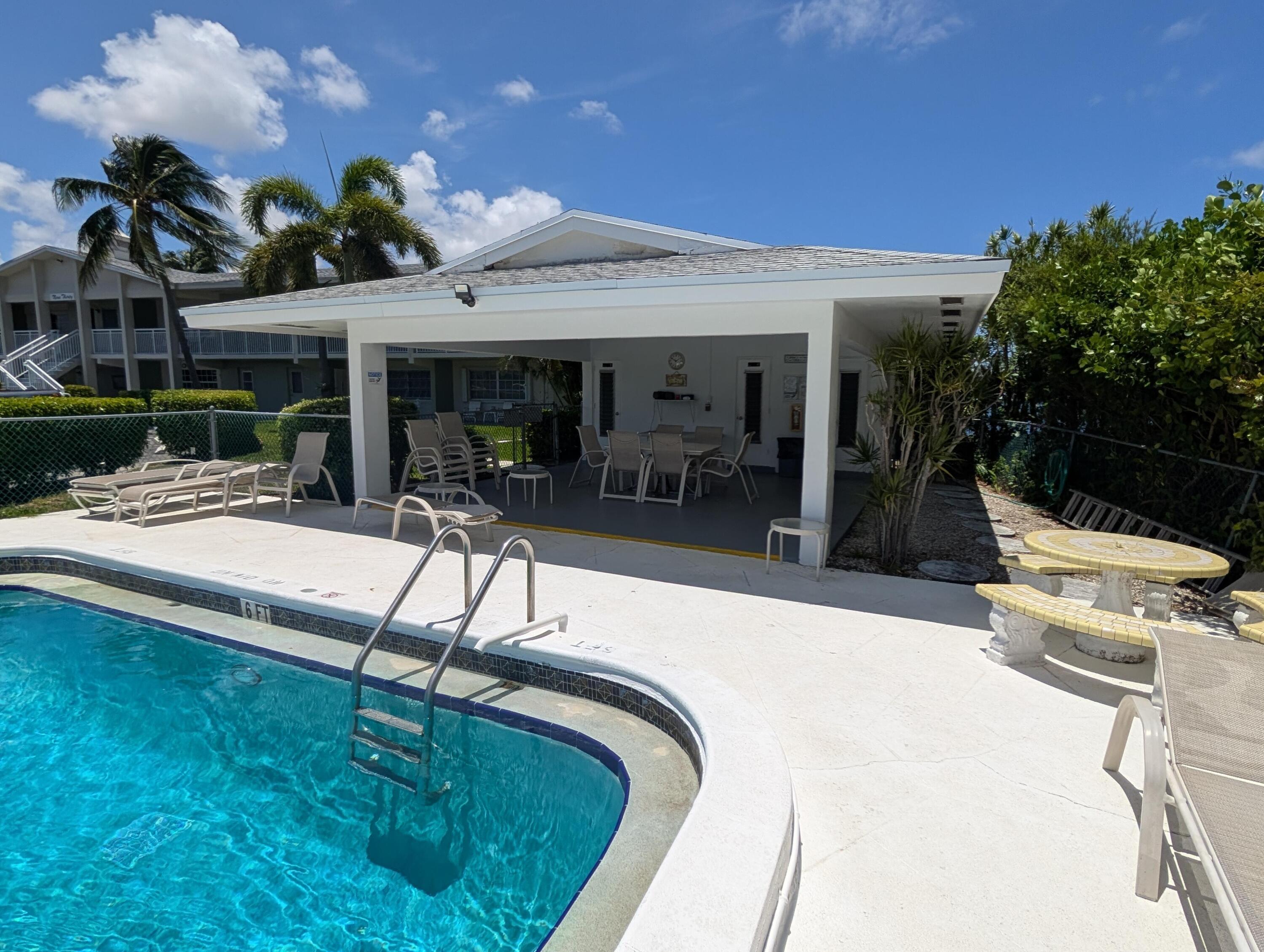 930 SE 9th Avenue 11, Pompano Beach, FL 33060, Pompano Beach - Photo 2