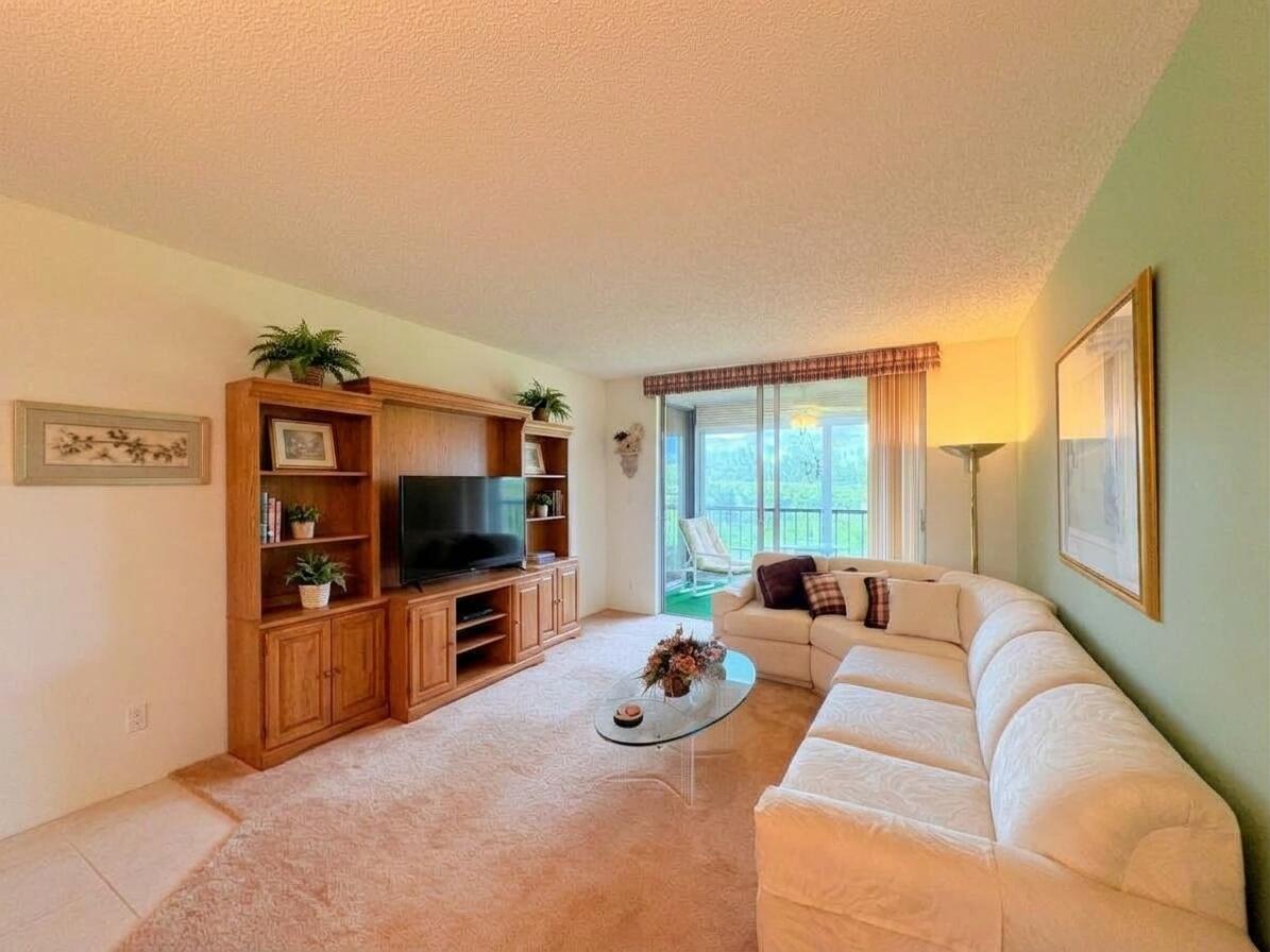 6935 HUNTINGTON Lane 404, Delray Beach, FL 33446, Delray Beach