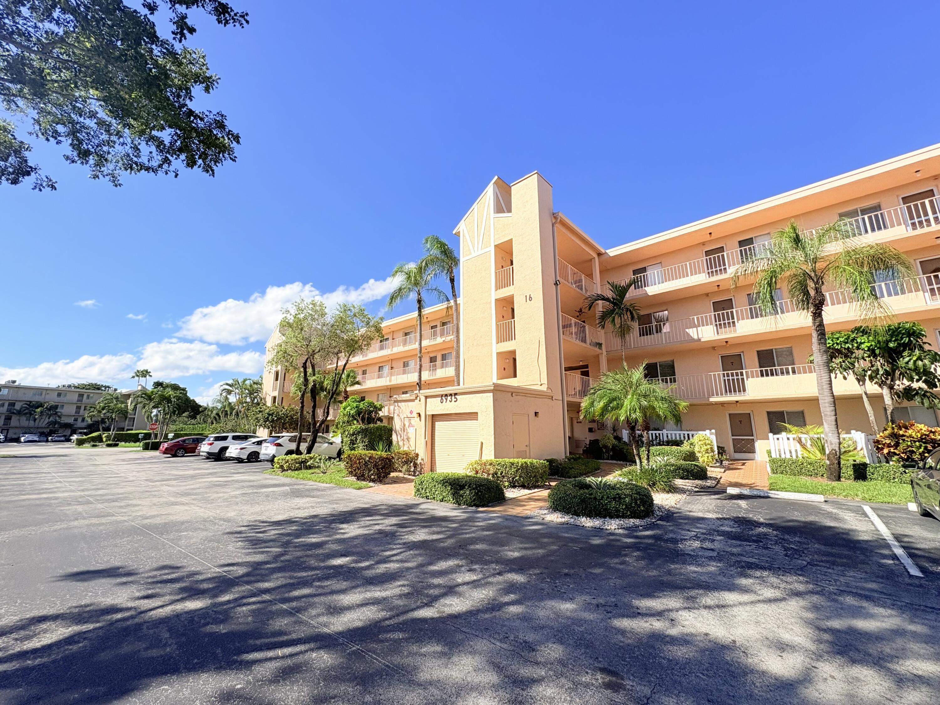 6935 HUNTINGTON Lane 404, Delray Beach, FL 33446, Delray Beach - Photo 2