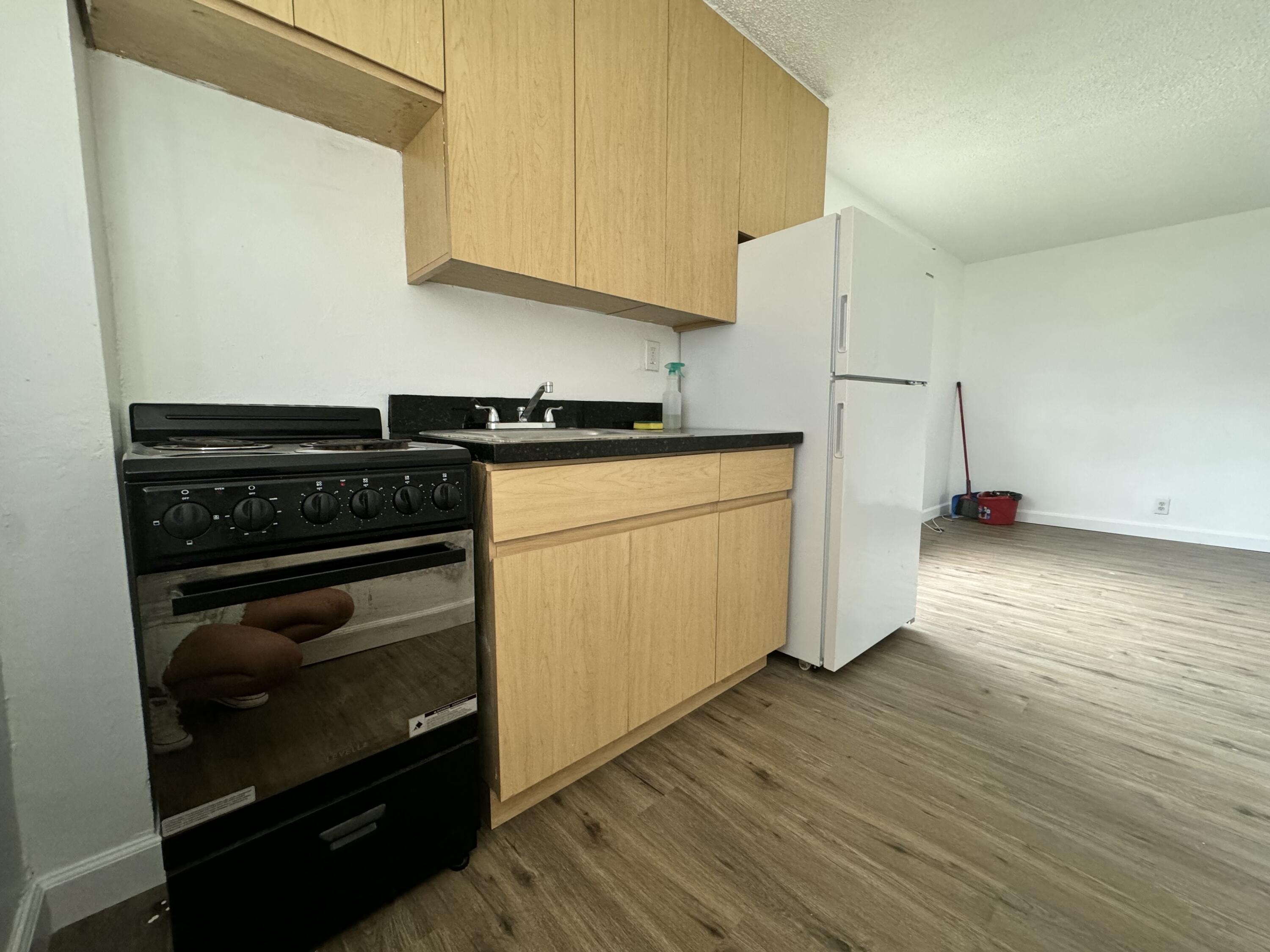 2037 Madison Street 8, Hollywood, FL 33020, Hollywood - Photo 3