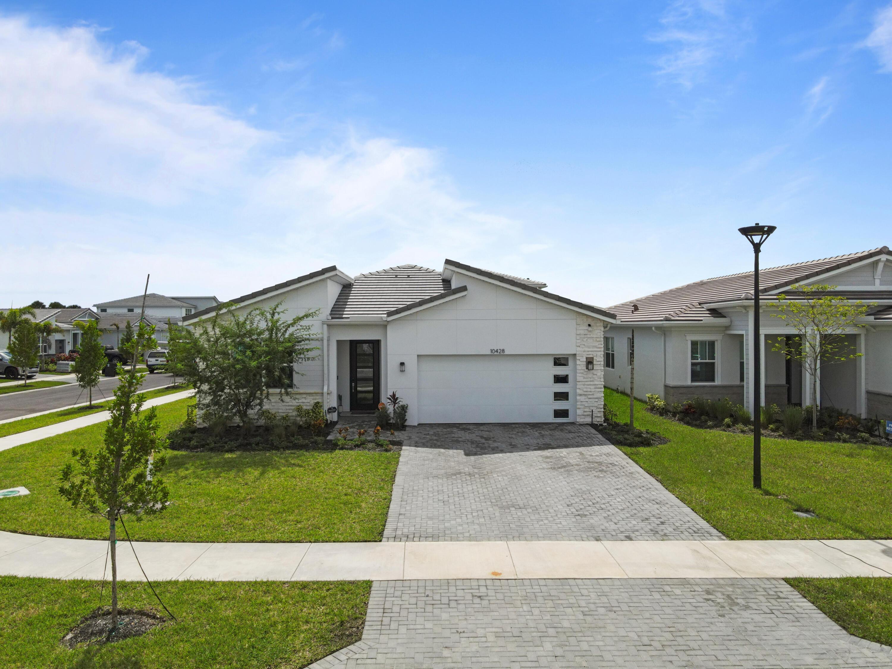 10428 SW Jadewood Court, Port St. Lucie, FL 34987, Port St. Lucie - Photo 3
