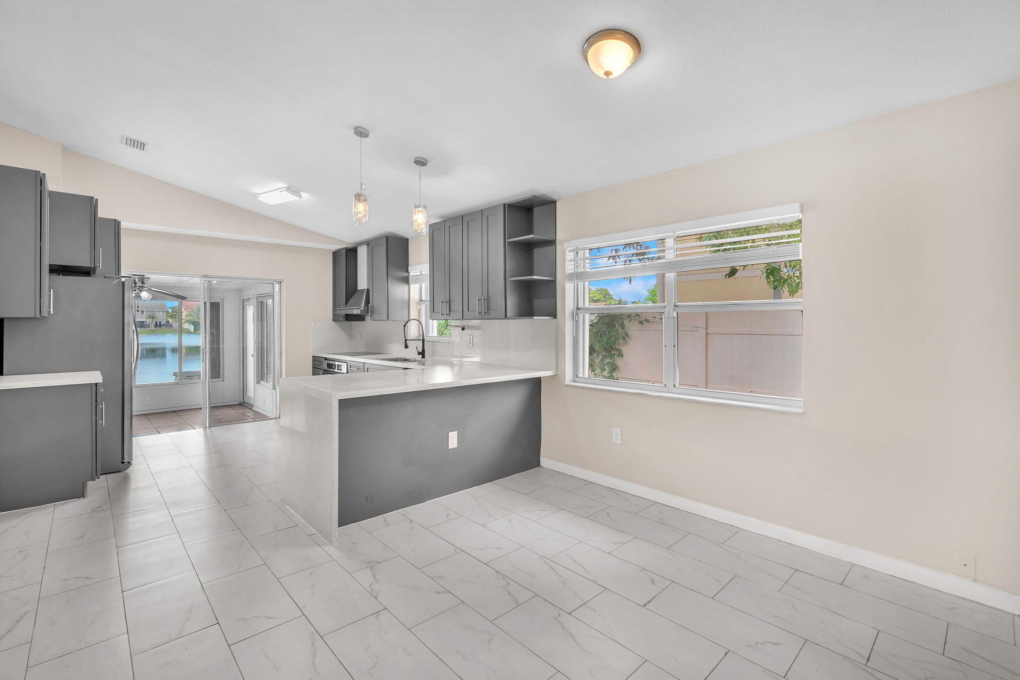 1020 SW 99TH Avenue, Pembroke Pines, FL 33025, Pembroke Pines - Photo 5
