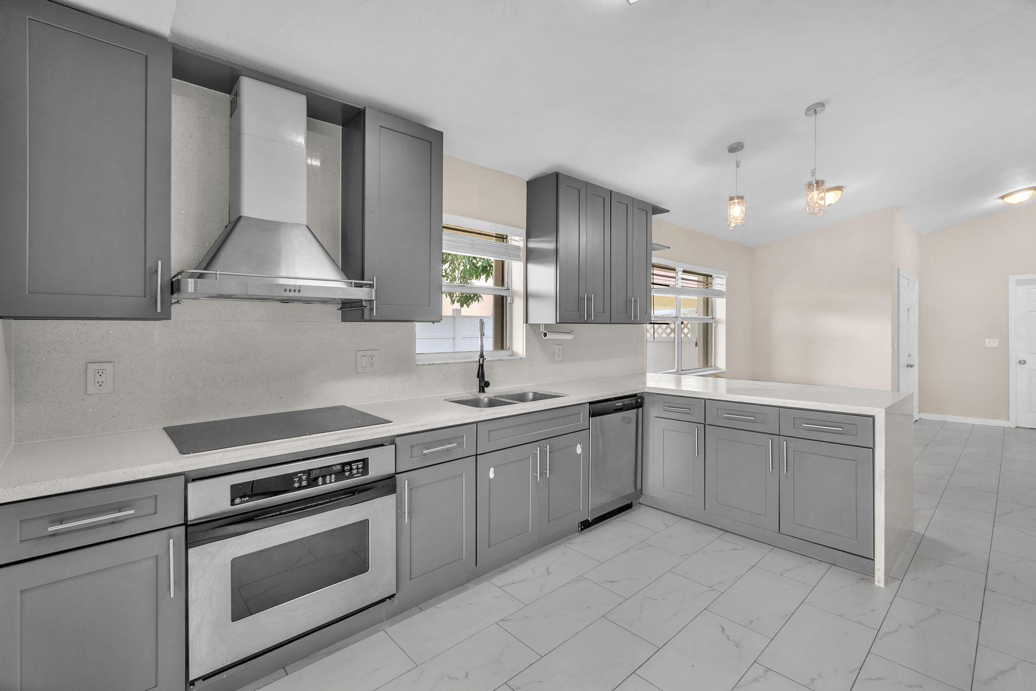 1020 SW 99TH Avenue, Pembroke Pines, FL 33025, Pembroke Pines - Photo 2