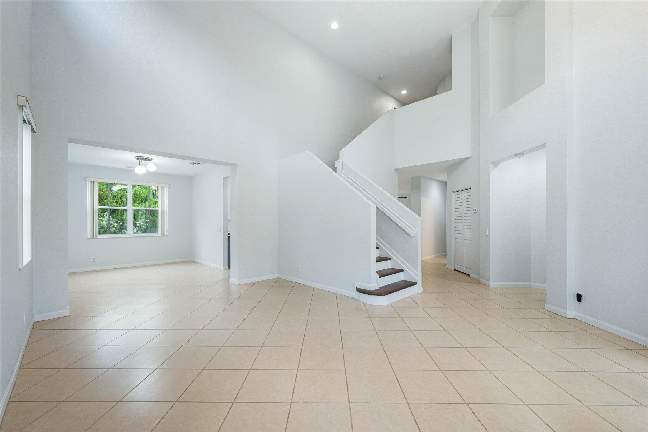 890 HAWTHORN Terrace, Weston, FL 33327, Weston - Photo 4