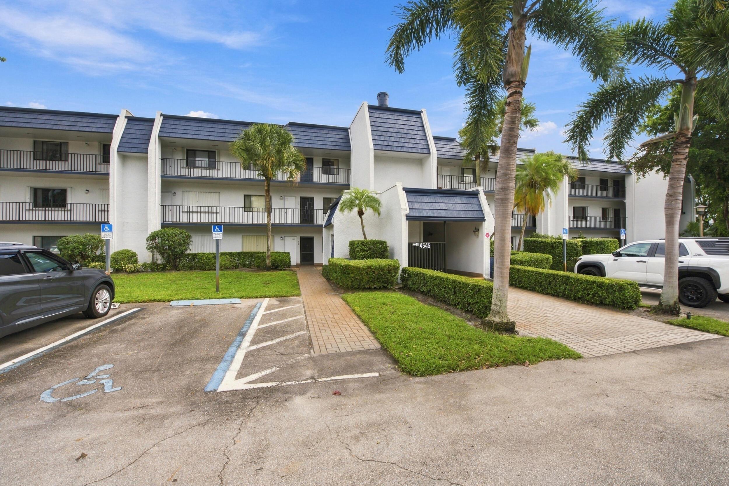 4545 LUXEMBURG Court 303, Lake Worth, FL 33467, Lake Worth - Photo 3