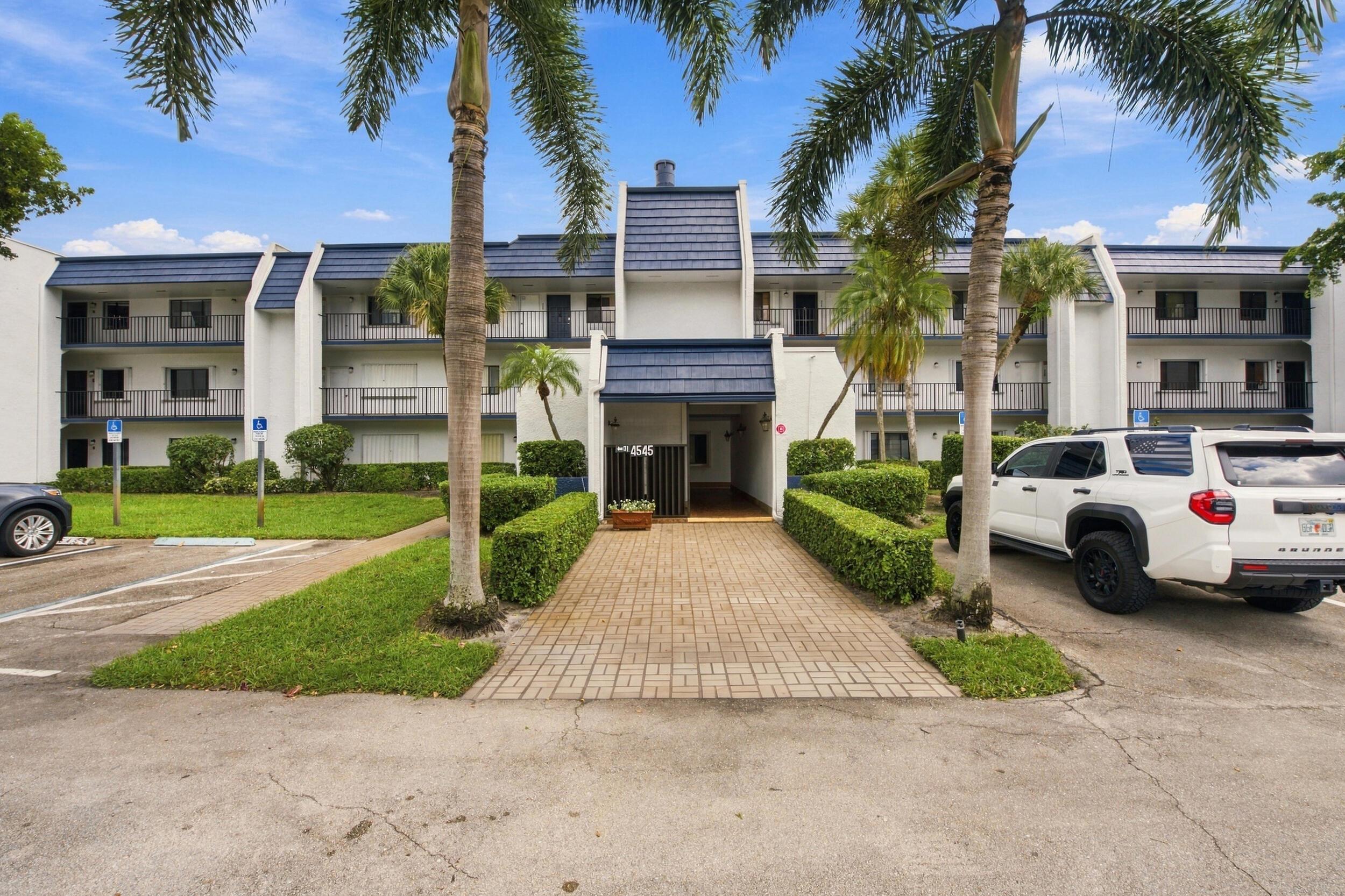 4545 LUXEMBURG Court 303, Lake Worth, FL 33467, Lake Worth - Photo 4