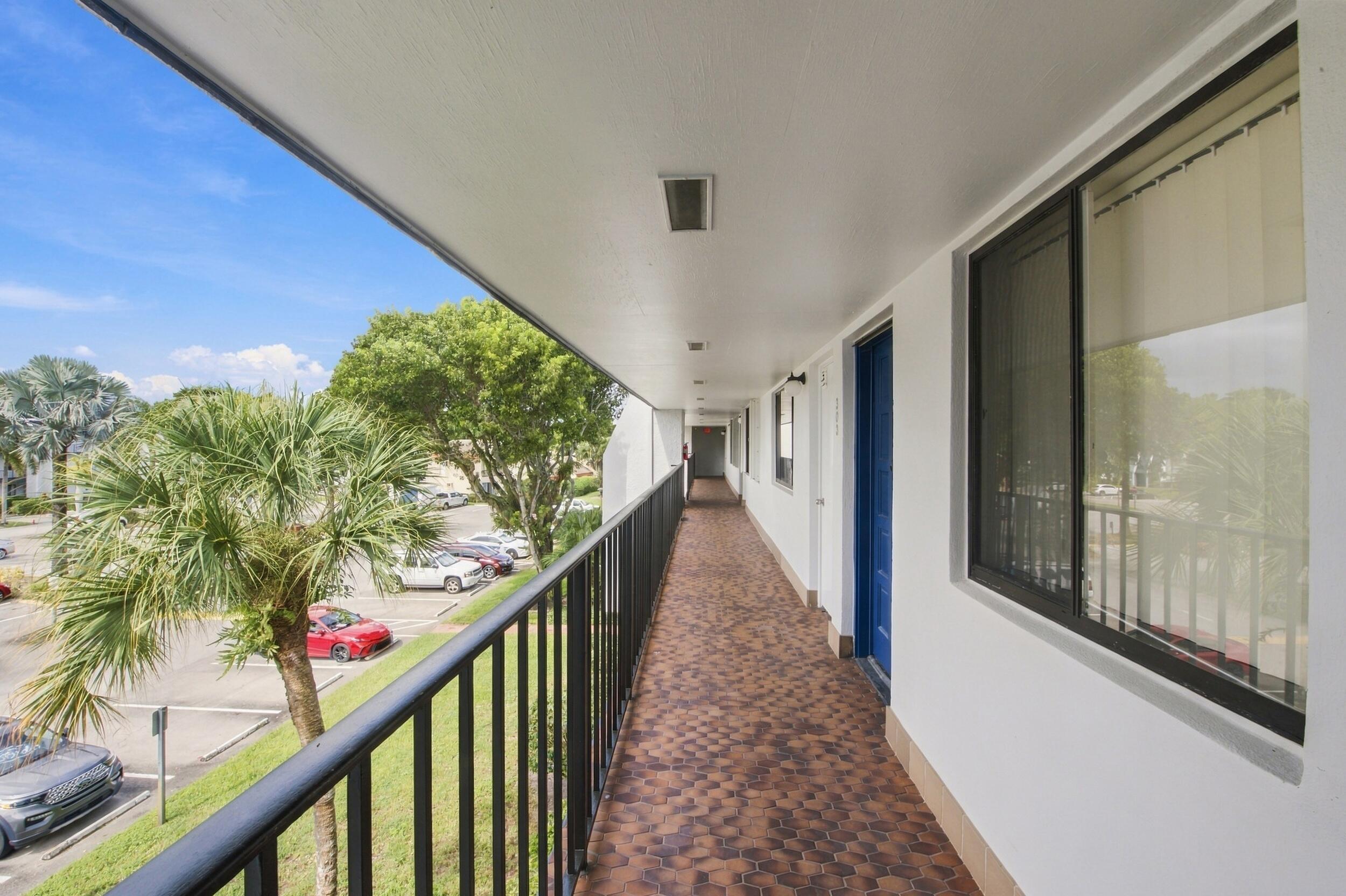 4545 LUXEMBURG Court 303, Lake Worth, FL 33467, Lake Worth - Photo 5