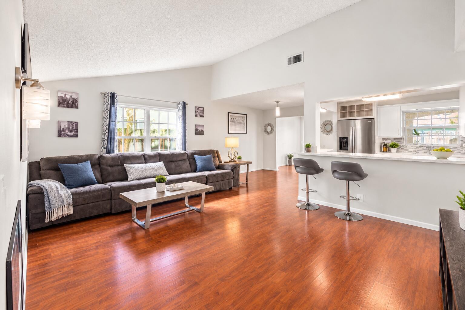 10975 NW 27th Place, Sunrise, FL 33322, Sunrise - Photo 5