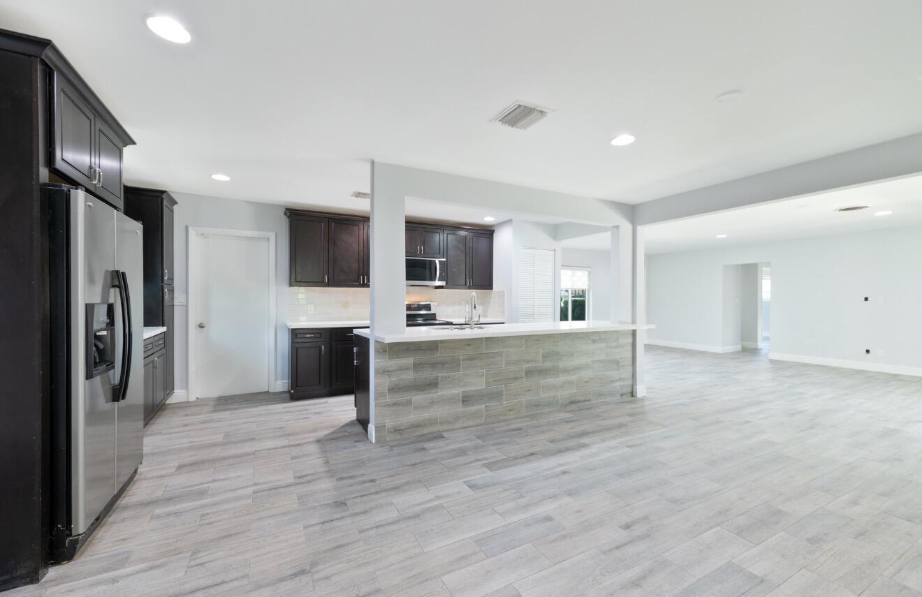 2160 NE 55TH Court, Fort Lauderdale, FL 33308, Fort Lauderdale - Photo 5