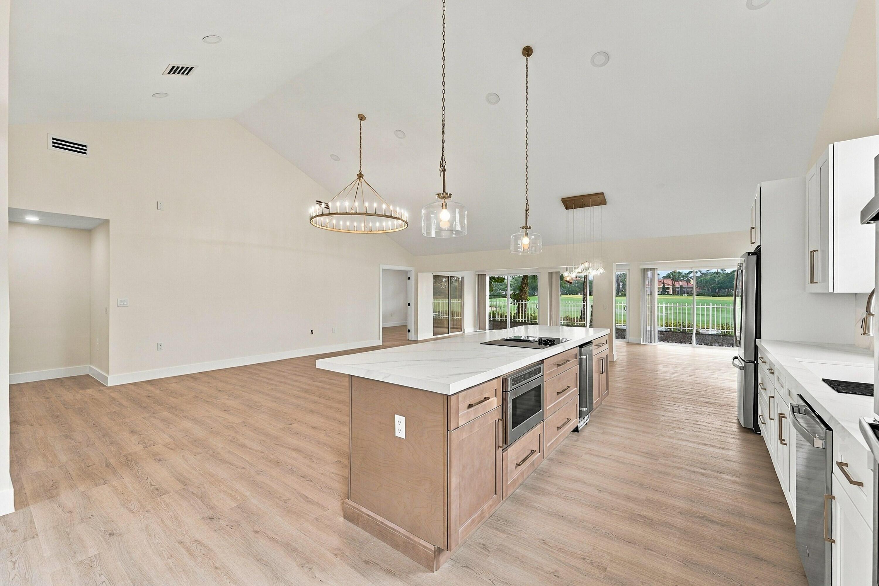 2398 Saratoga Bay Drive, West Palm Beach, FL 33409, West Palm Beach - Photo 3