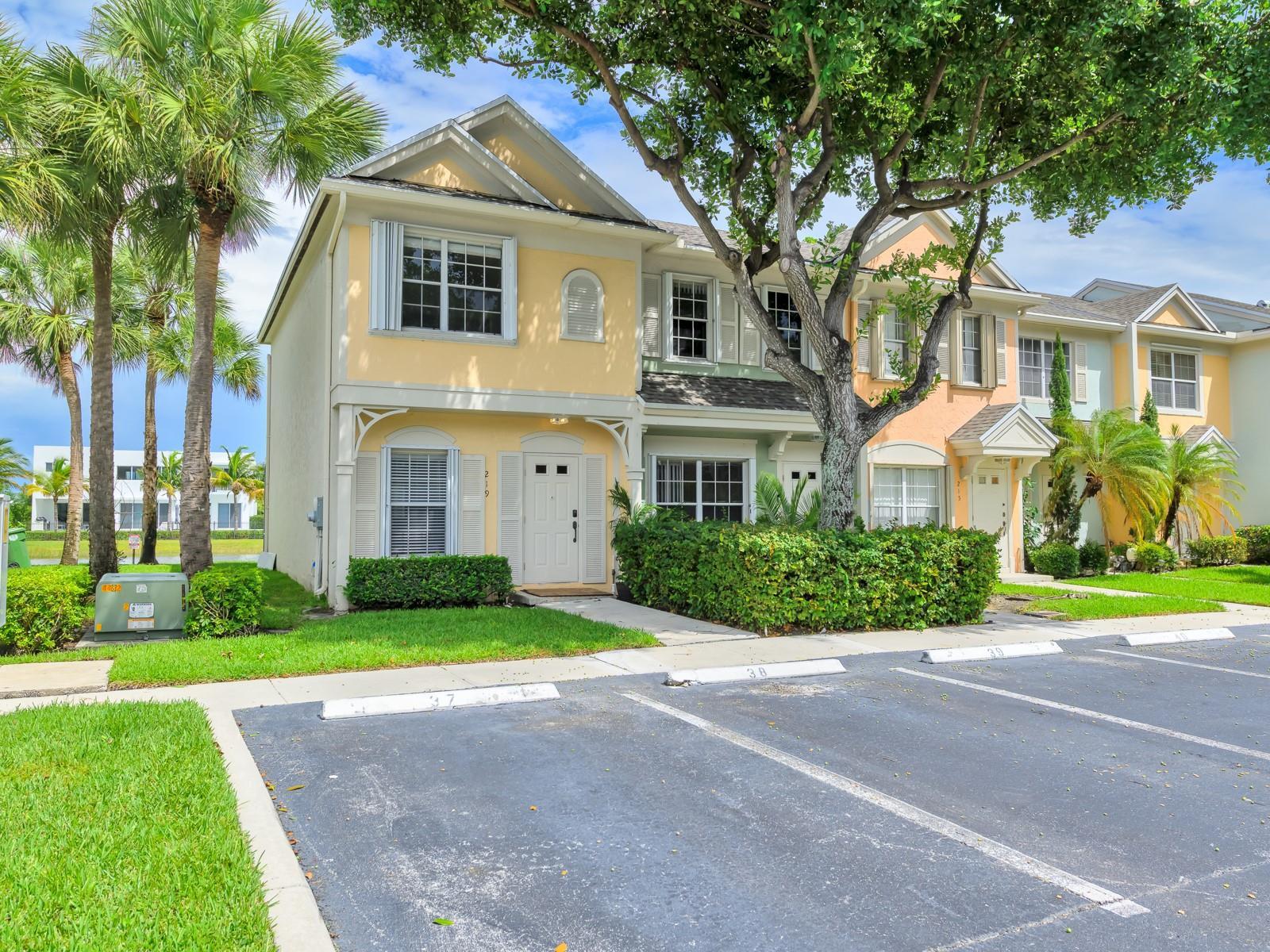 219 MALLORY Court, Weston, FL 33326, Weston - Photo 3