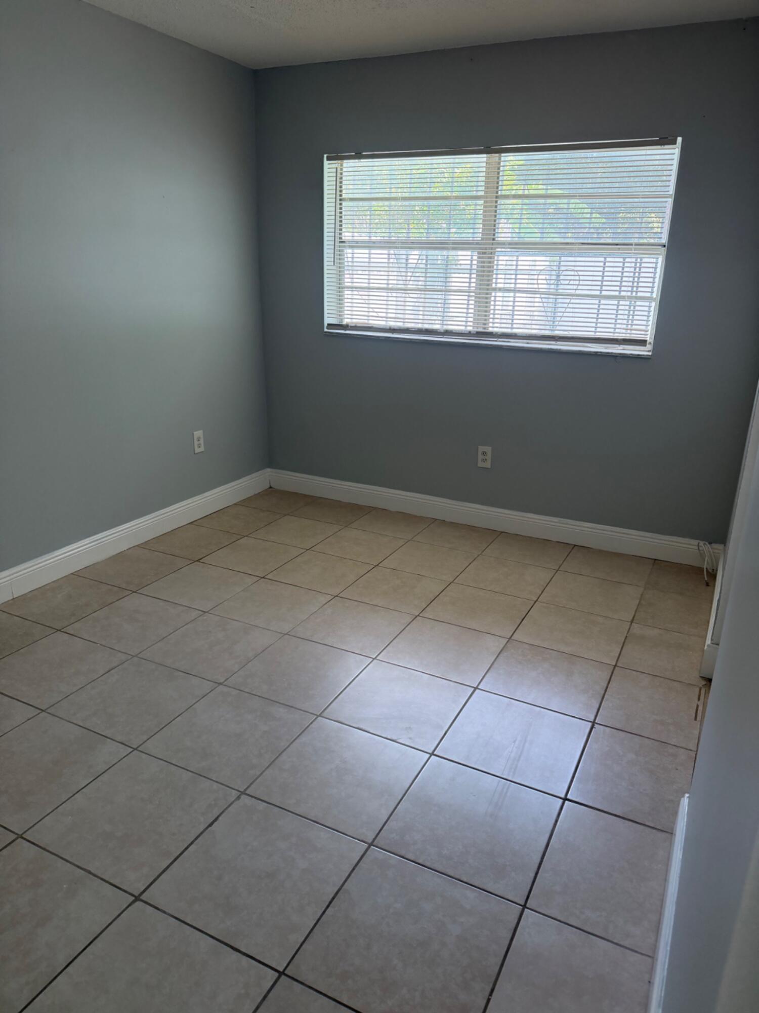 21312 NW 40th Circle Court 21312, Miami Gardens, FL 33055, Miami Gardens - Photo 2