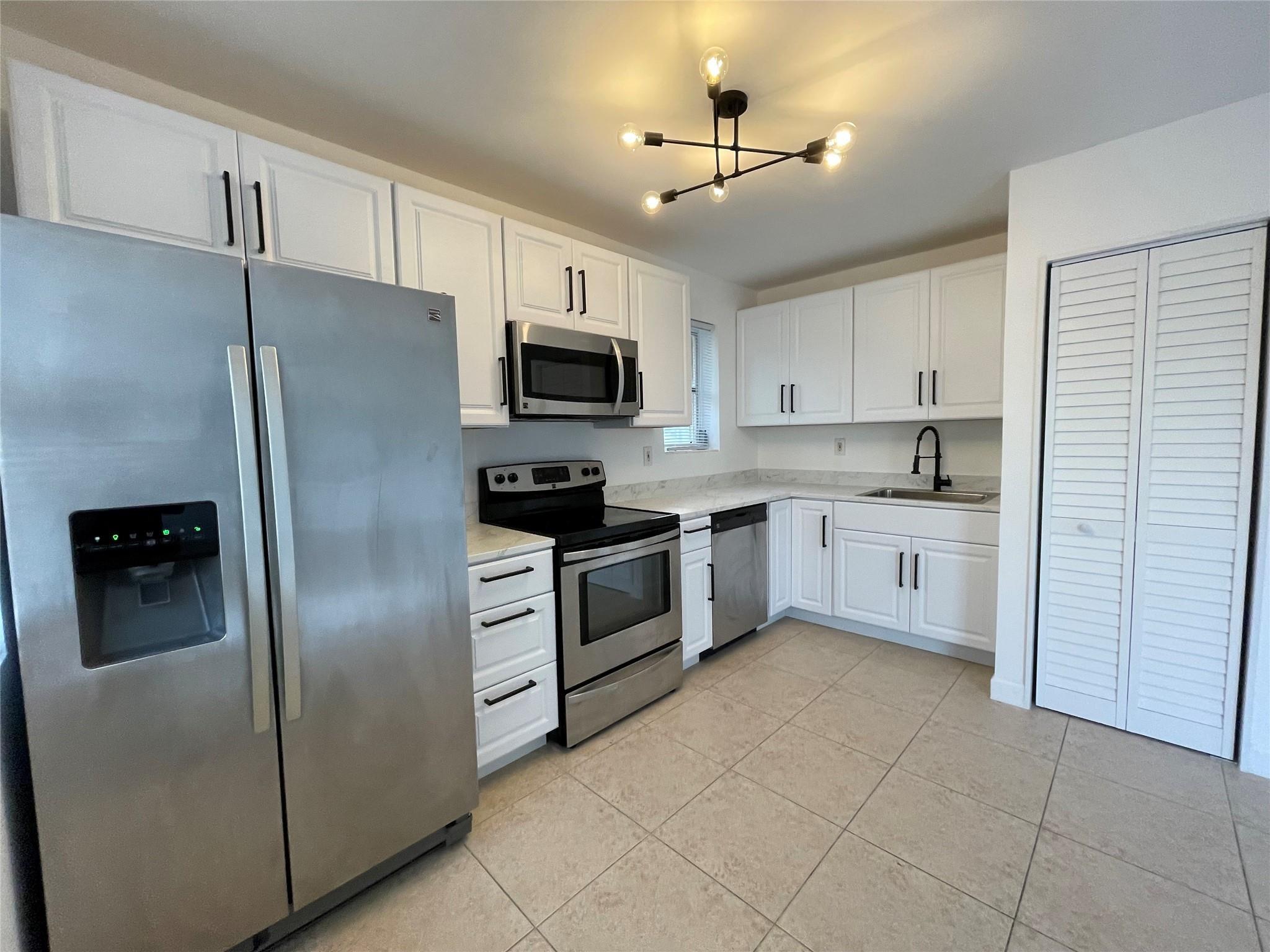 4071 N DIXIE Highway 20, Oakland Park, FL 33334, Oakland Park - Photo 2