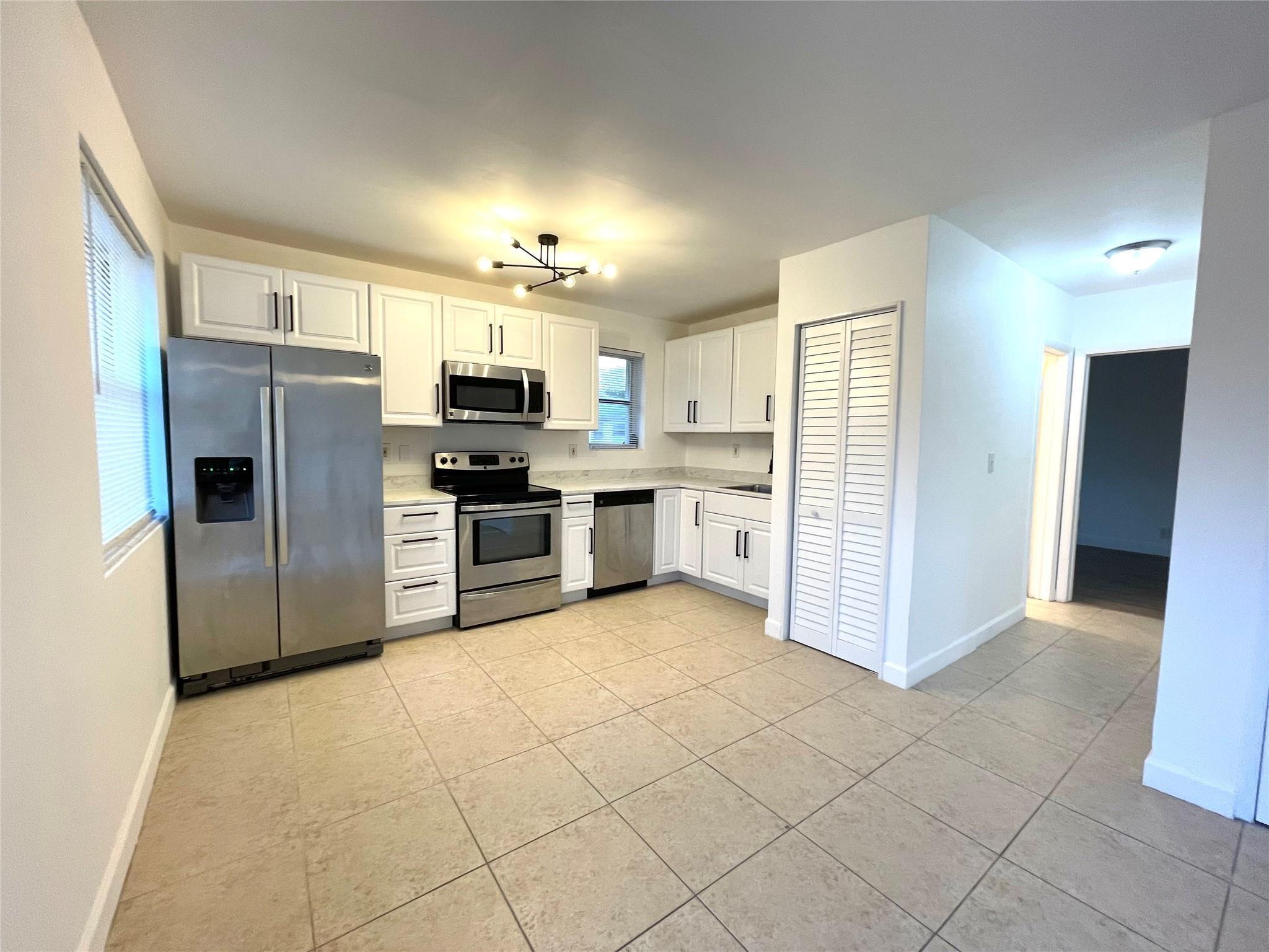 4071 N DIXIE Highway 20, Oakland Park, FL 33334, Oakland Park - Photo 4