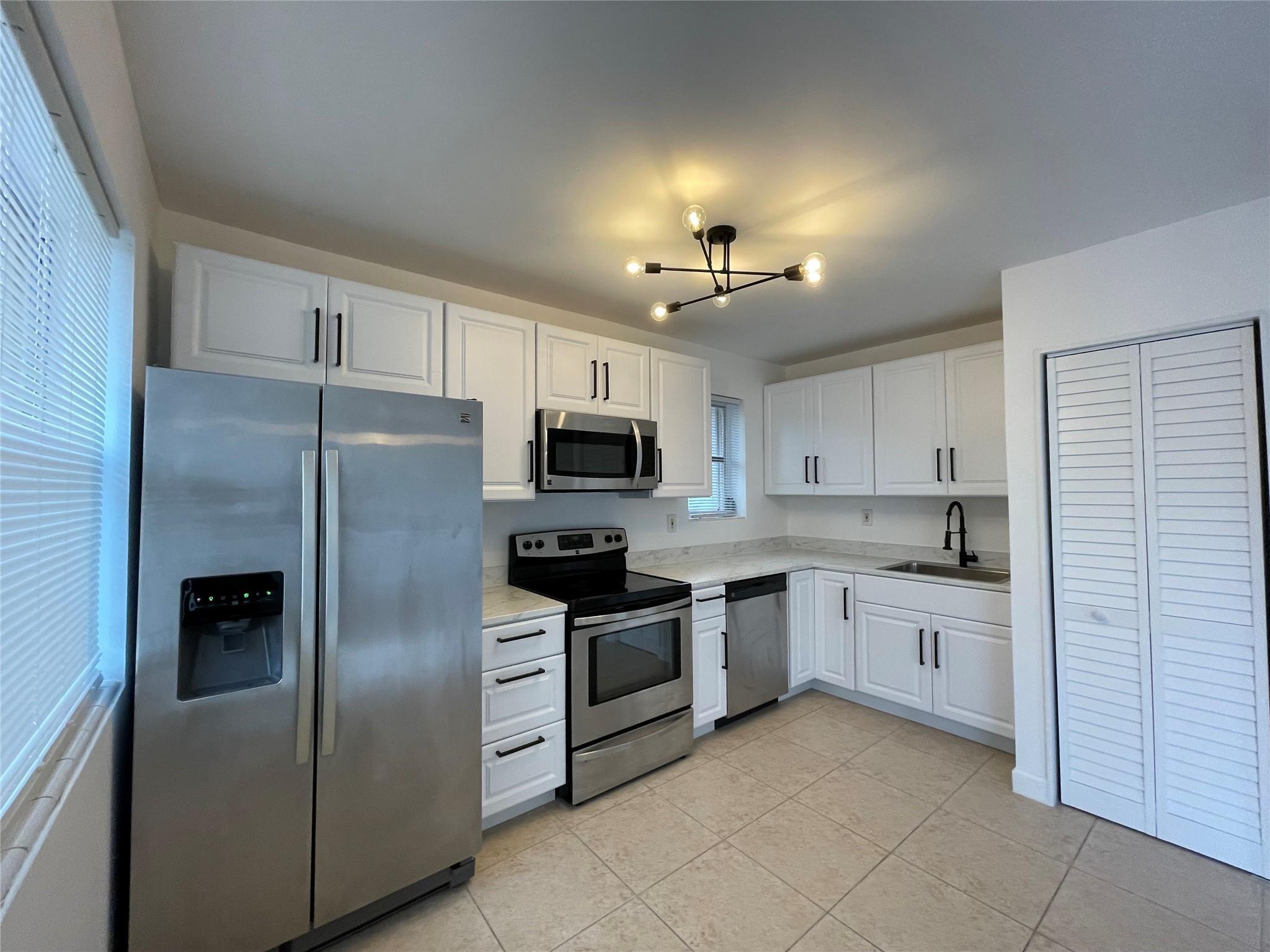 4071 N DIXIE Highway 20, Oakland Park, FL 33334, Oakland Park - Photo 5