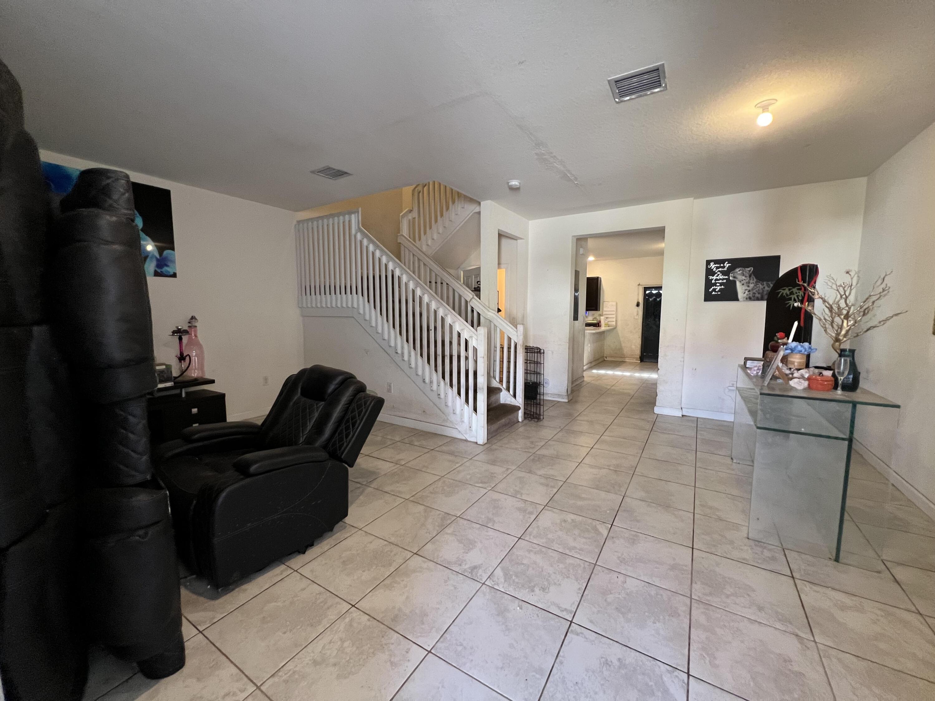 3376 W 105TH Terrace, Hialeah, FL 33018, Hialeah - Photo 4