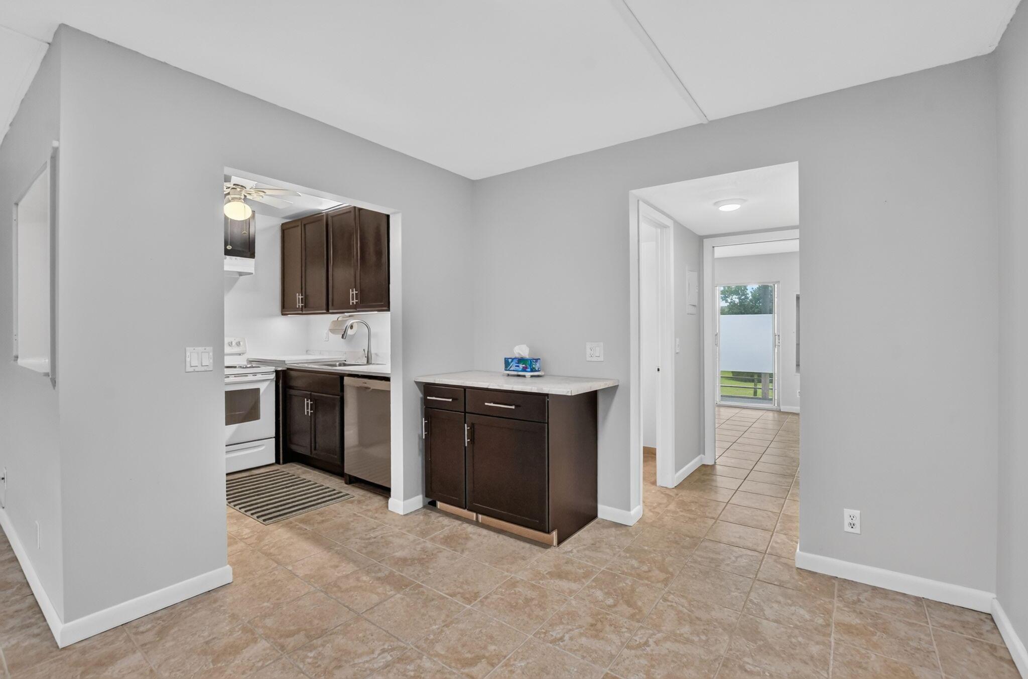 233 BRIGHTON F 233, Boca Raton, FL 33434, Boca Raton - Photo 3