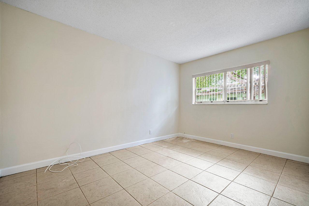 701 NE 7TH Avenue 2, Delray Beach, FL 33483, Delray Beach - Photo 2