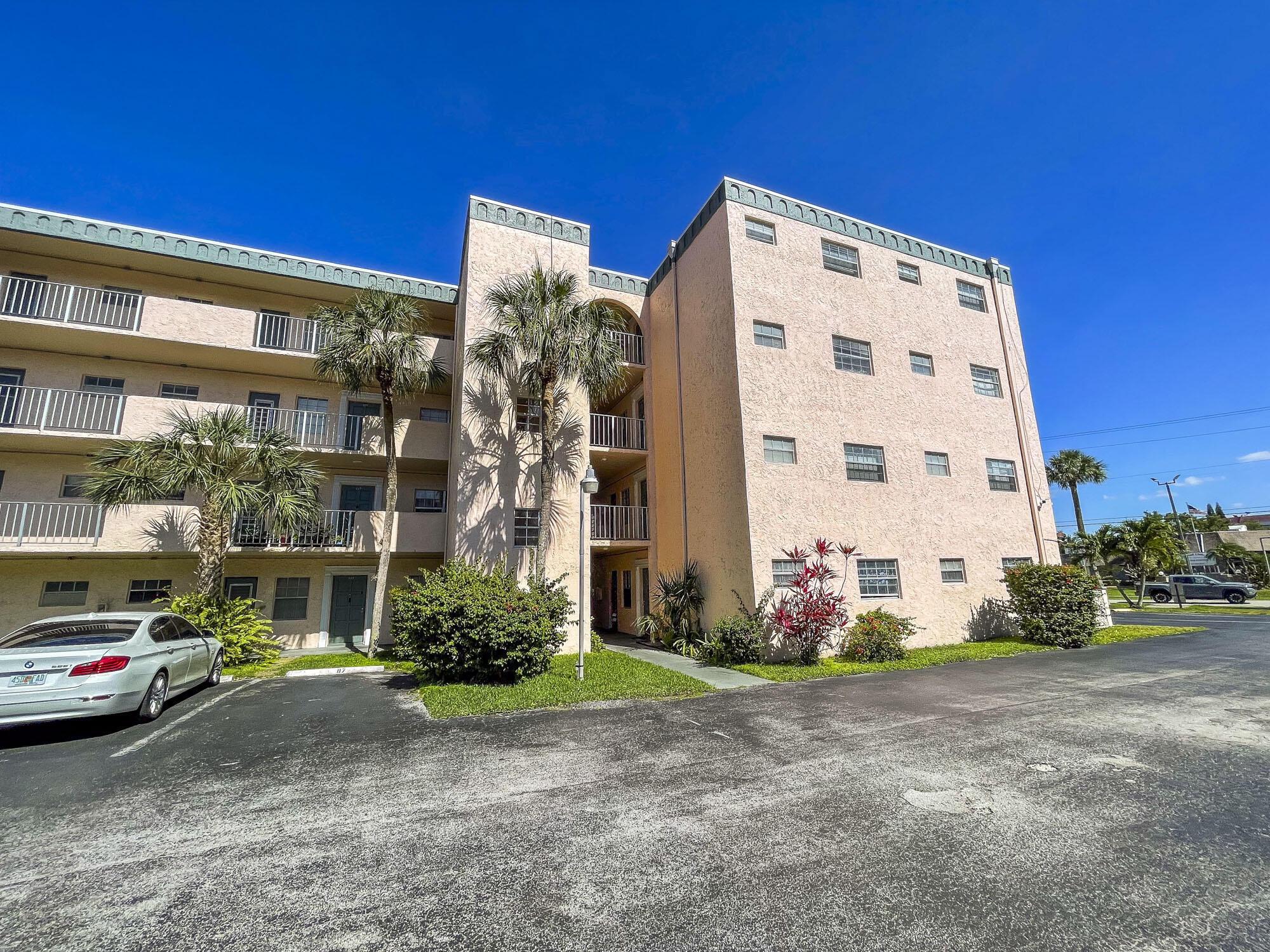 4281 NW 41ST Street 320, Lauderdale Lakes, FL 33319, Lauderdale Lakes