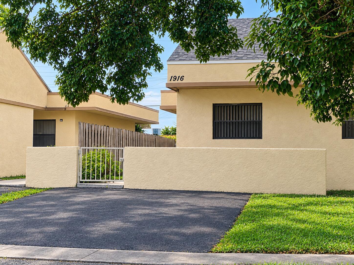 1916 N 65TH Way 1916, Hollywood, FL 33024, Hollywood - Photo 2