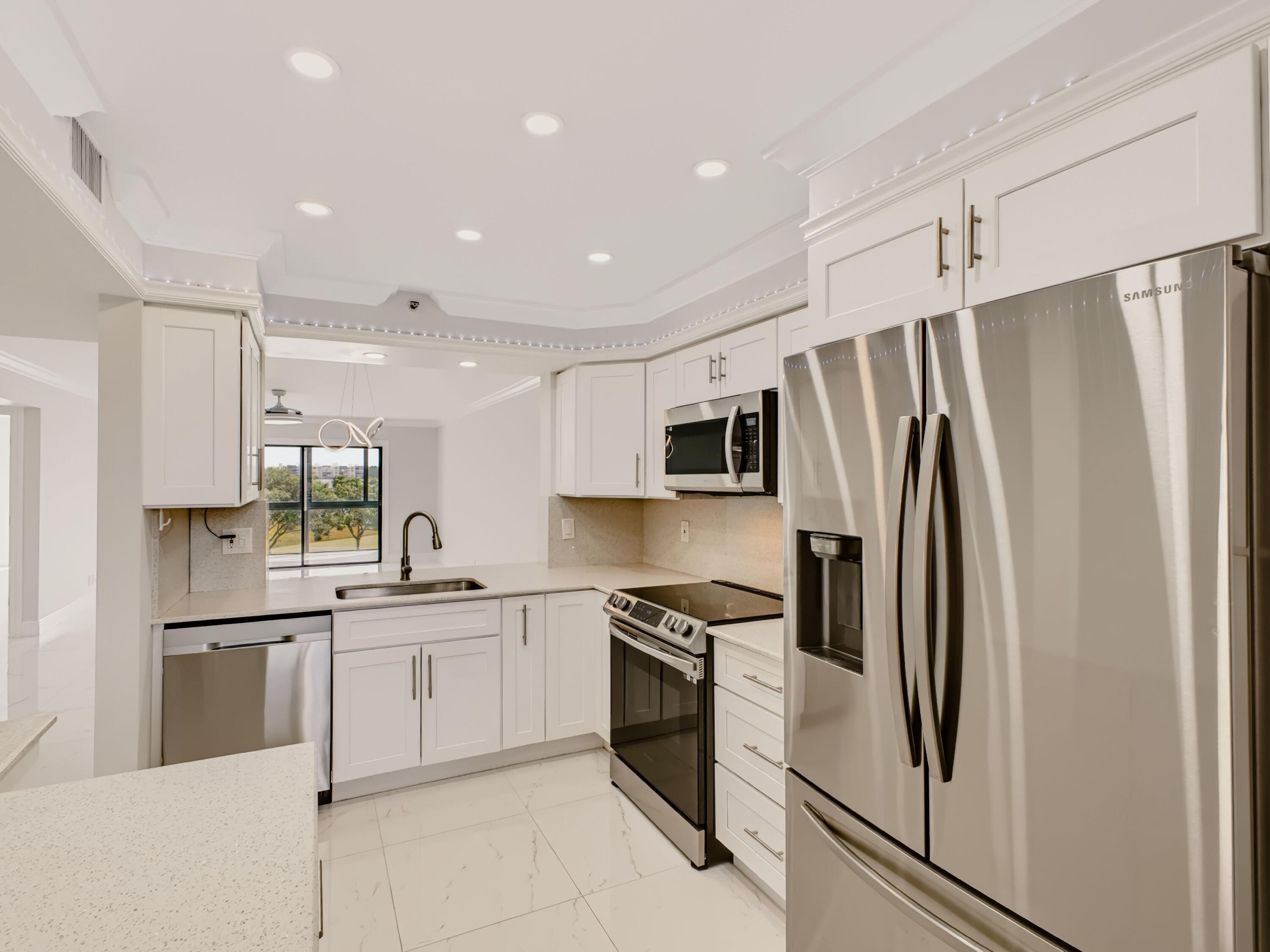 14426 Amberly Lane 301, Delray Beach, FL 33446, Delray Beach - Photo 3