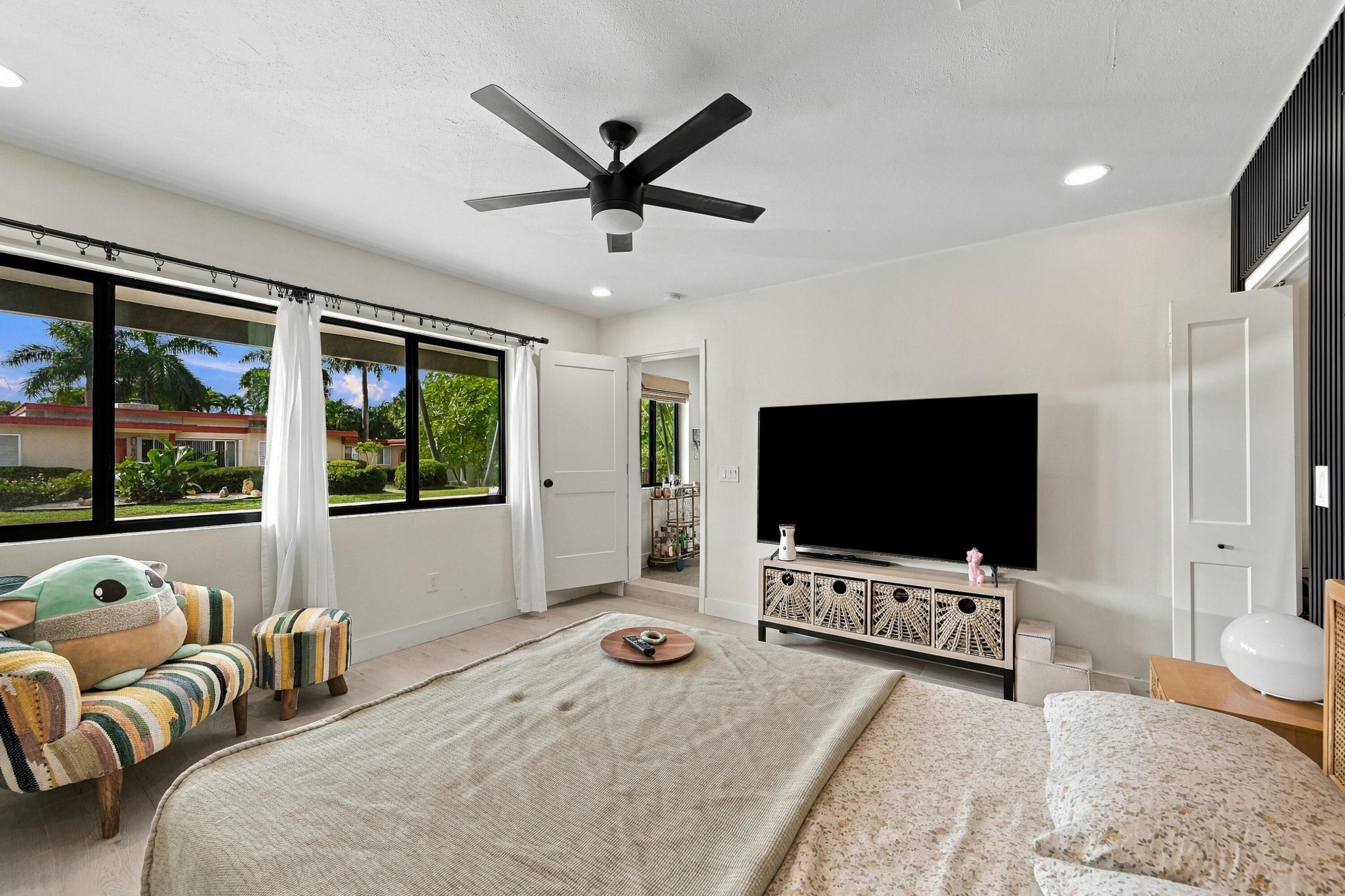 501 NW 25TH Street A, Wilton Manors, FL 33311, Wilton Manors - Photo 5