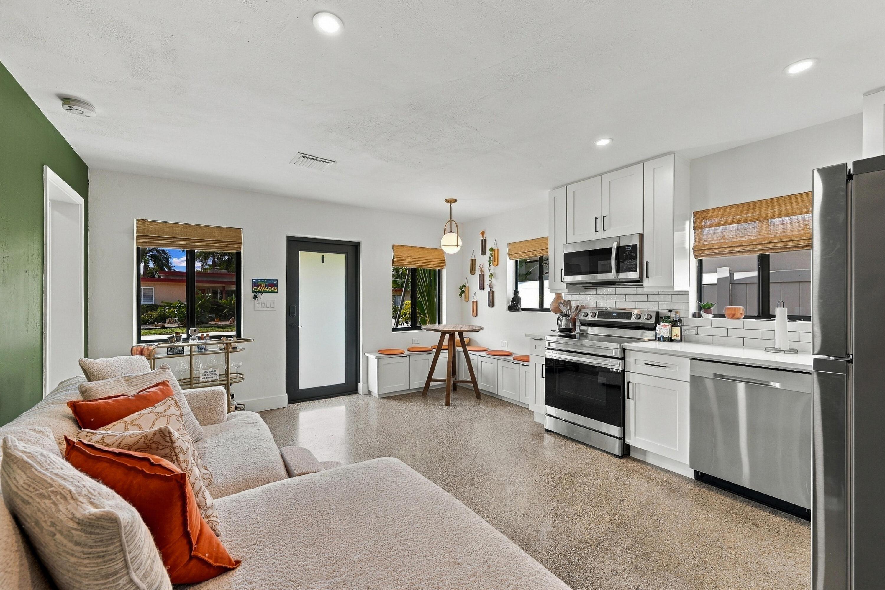501 NW 25TH Street A, Wilton Manors, FL 33311, Wilton Manors - Photo 2