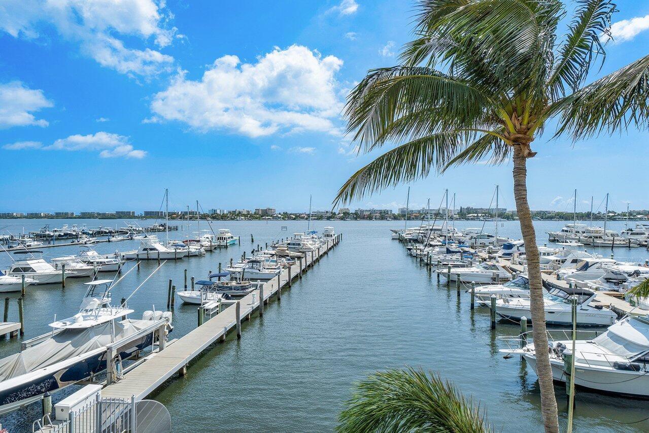 806 E WINDWARD Way 301, Lantana, FL 33462, Lantana - Photo 2