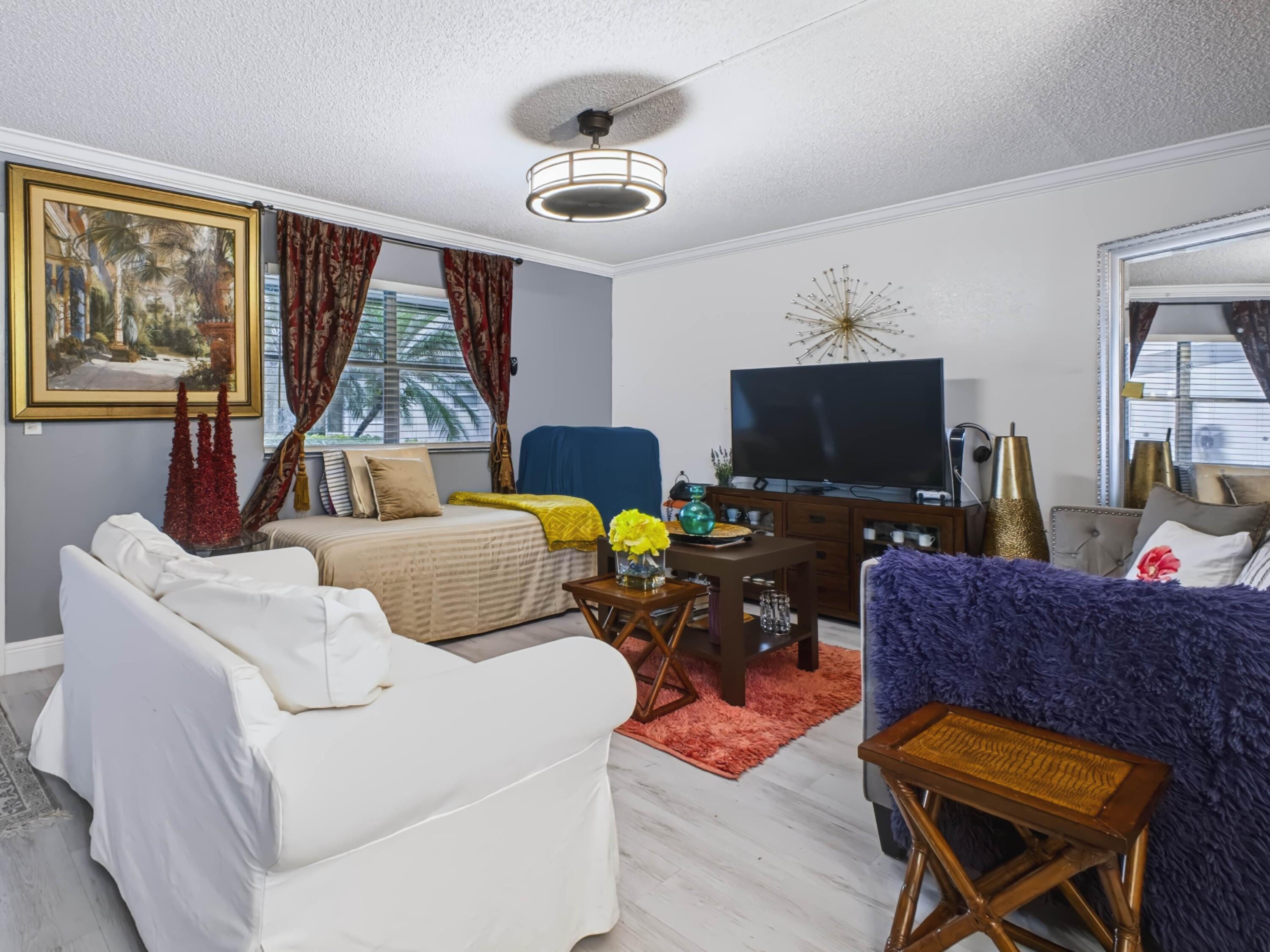 451 Saxony Way J, Delray Beach, FL 33446, Delray Beach - Photo 4