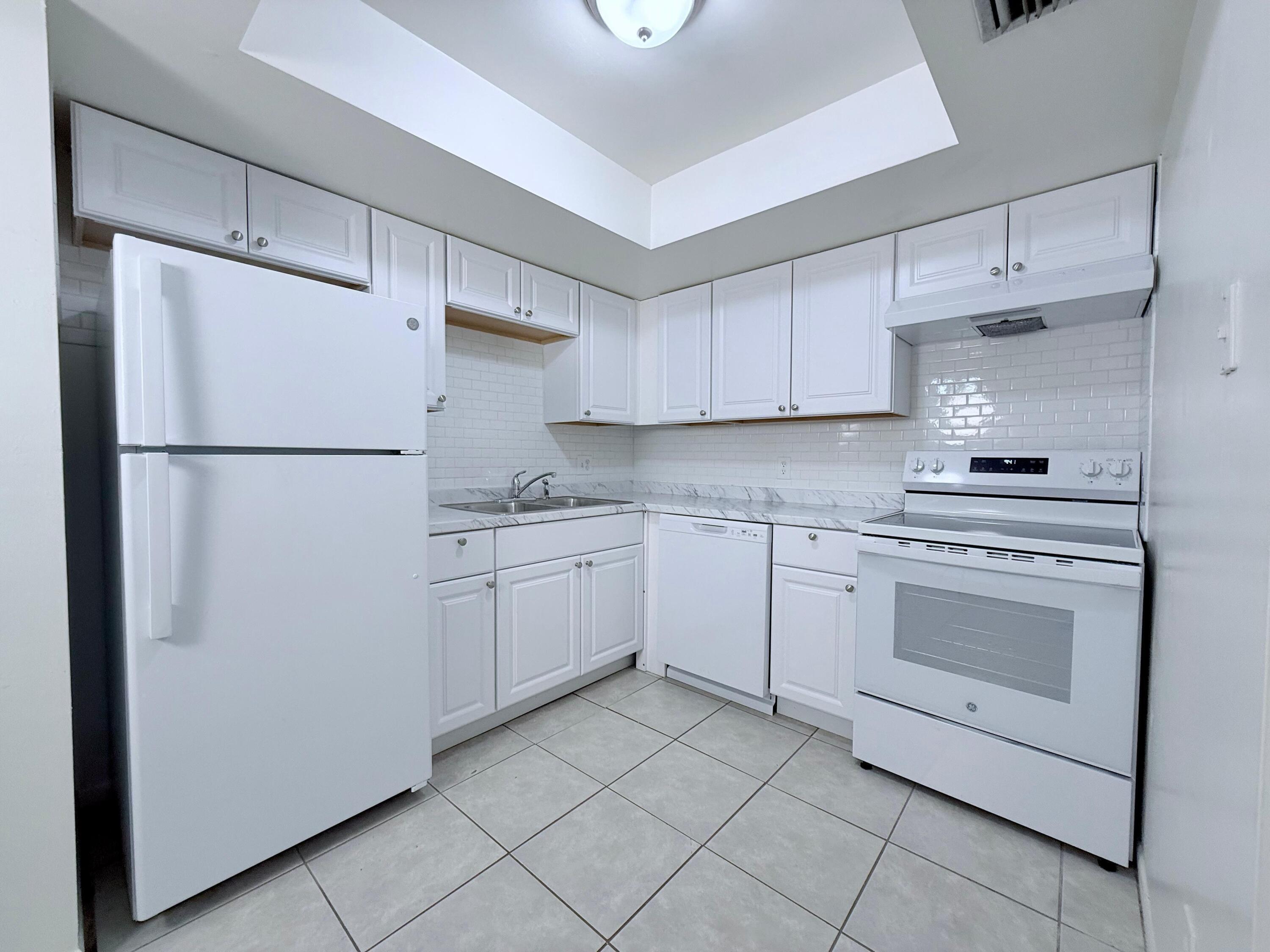 3084 Collin Drive A, West Palm Beach, FL 33406, West Palm Beach - Photo 2