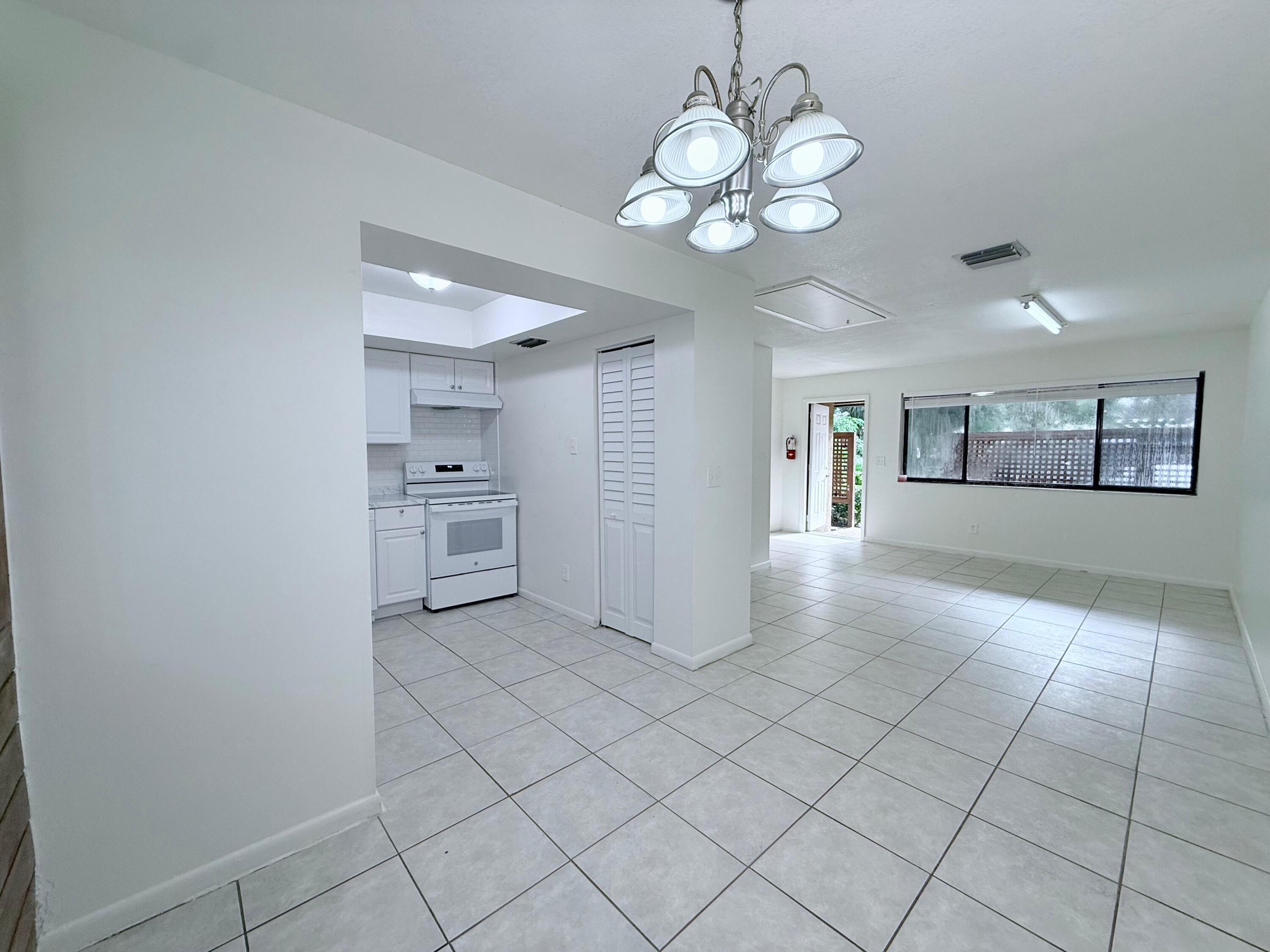 3084 Collin Drive A, West Palm Beach, FL 33406, West Palm Beach - Photo 4